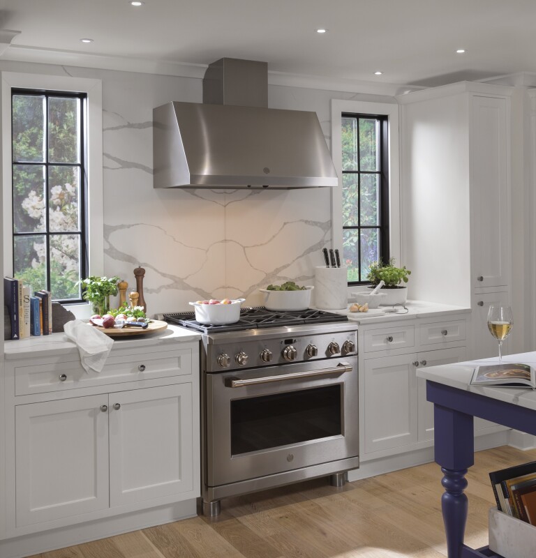 Café Series 36" Dual-fuel Professional Range With 6 Burners (natural Gas) C2Y366SELSS