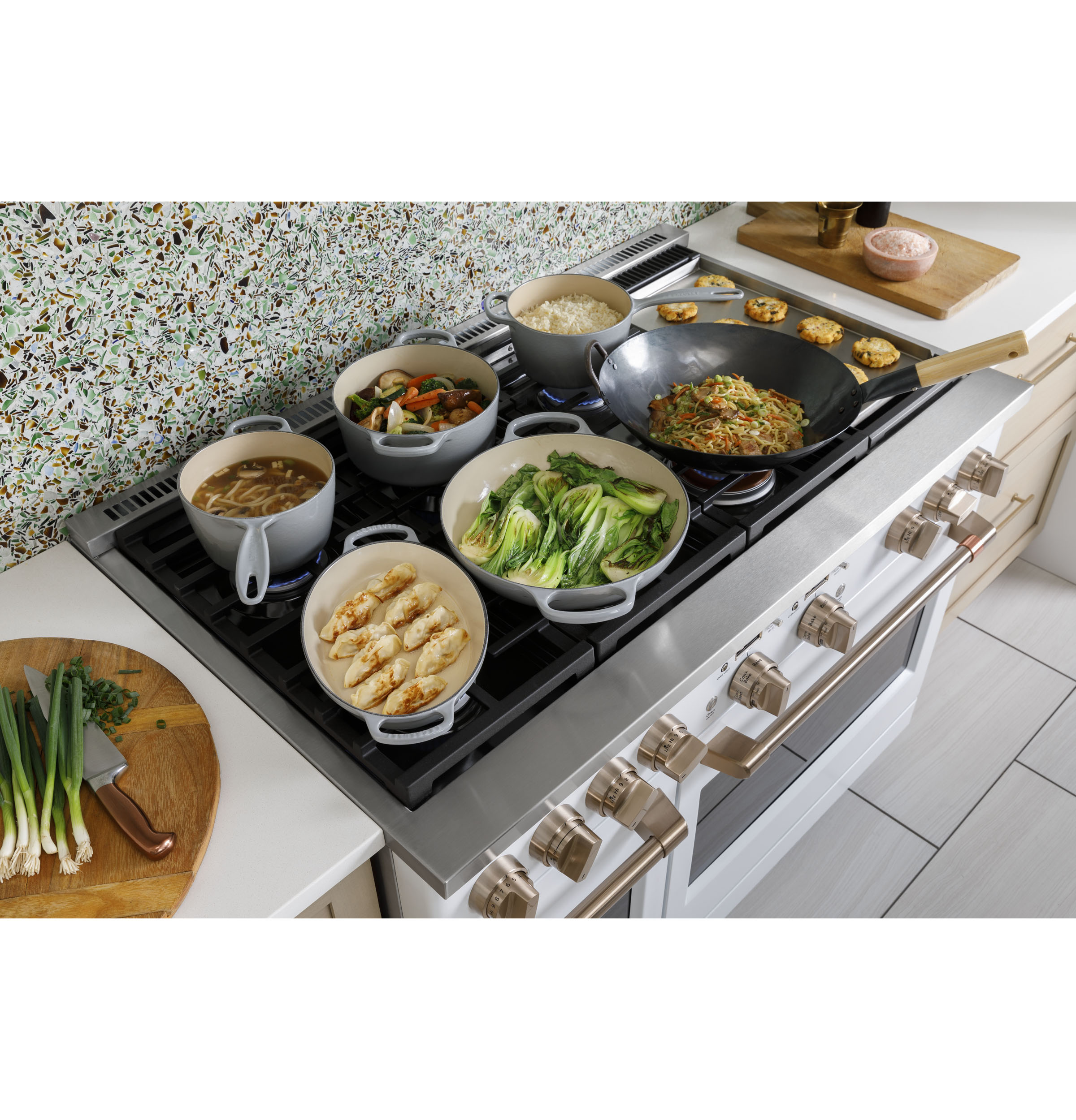 CAFÉ™ 48" Smart Dual-Fuel Commercial-Style Range with 6 Burners and Griddle (Natural Gas) view 27