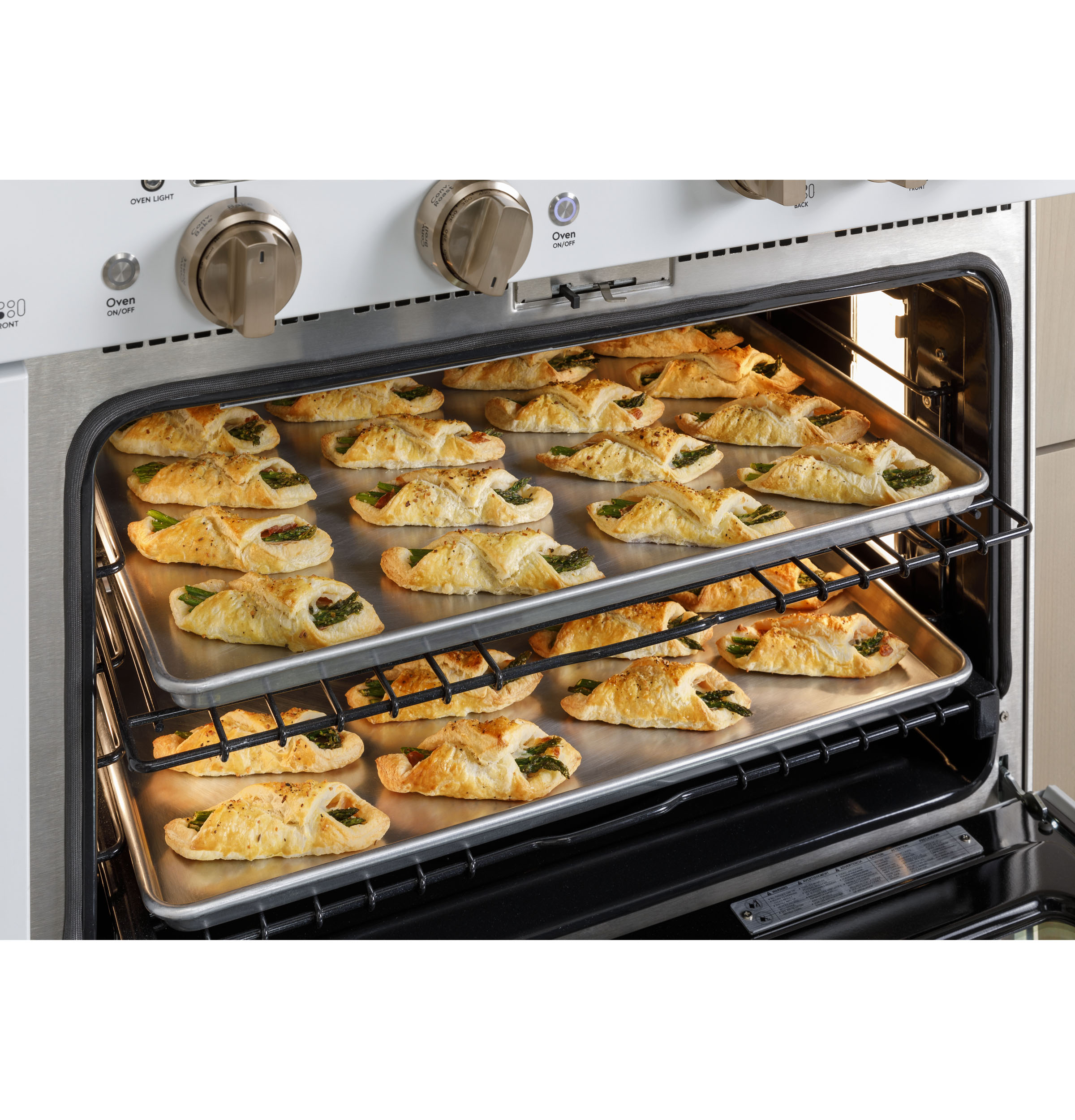 CAFÉ™ 48" Smart Dual-Fuel Commercial-Style Range with 6 Burners and Griddle (Natural Gas) view 33