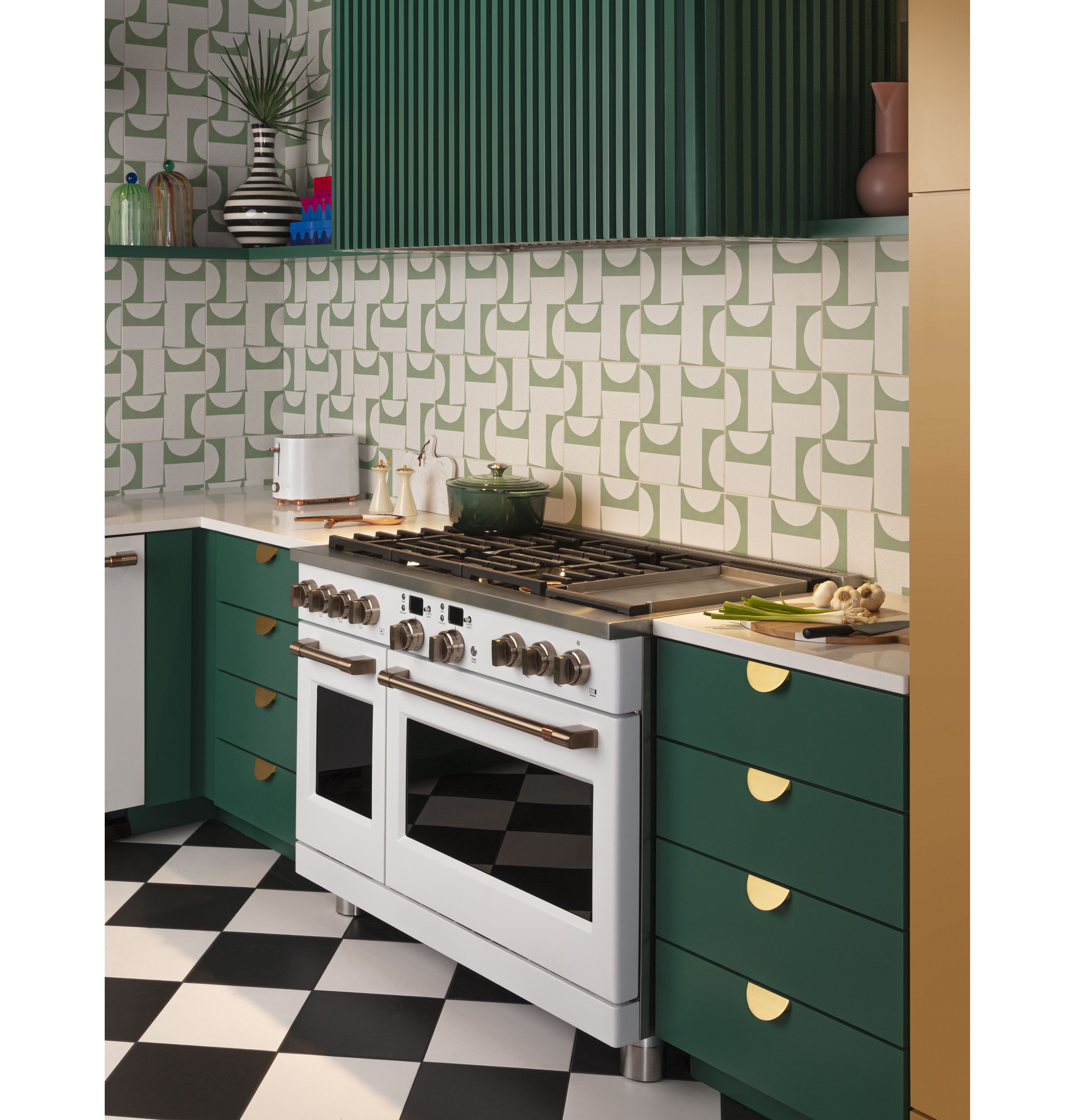 CAFÉ™ 48" Smart Dual-Fuel Commercial-Style Range with 6 Burners and Griddle (Natural Gas) view 8