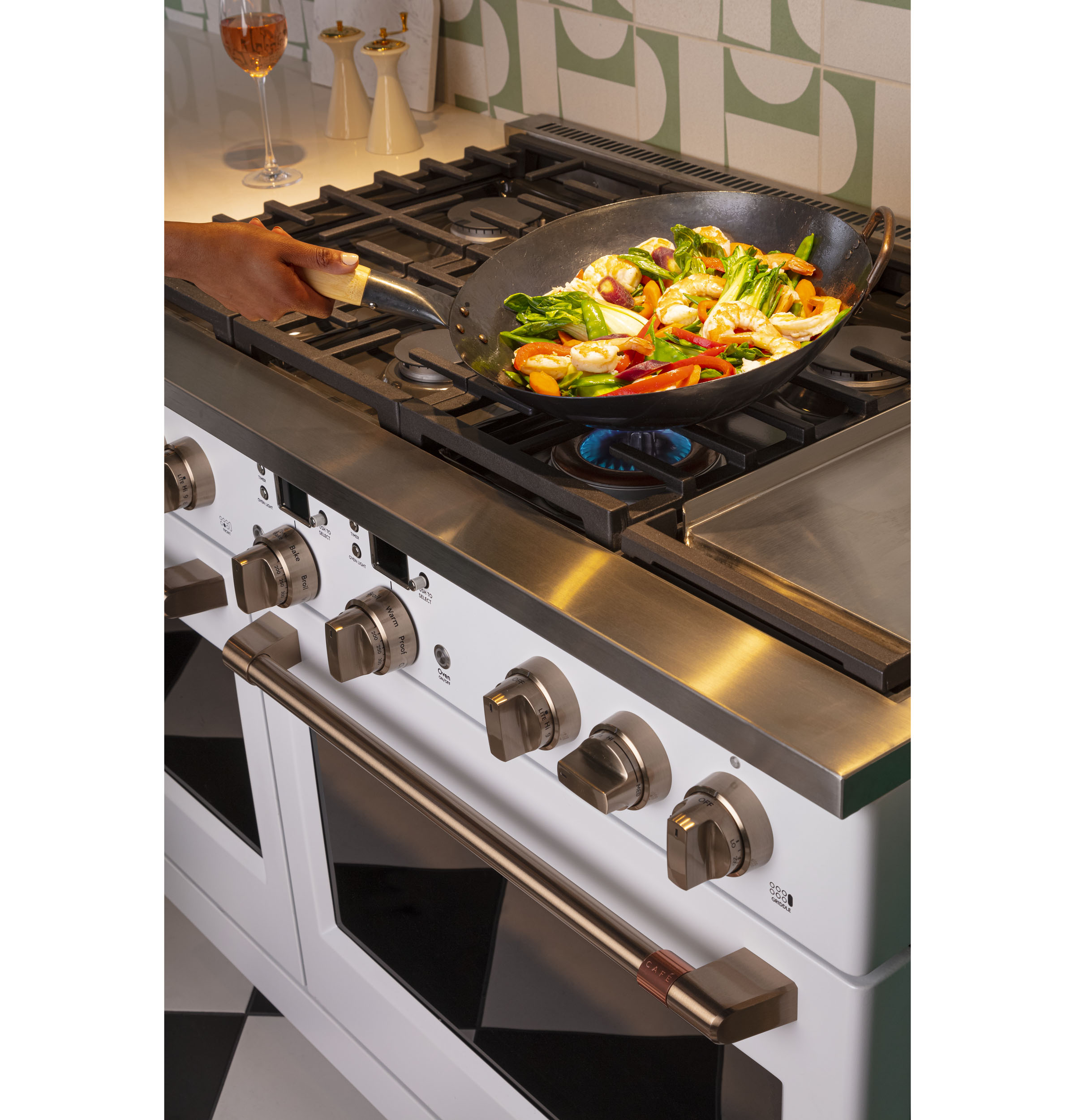 CAFÉ™ 48" Smart Dual-Fuel Commercial-Style Range with 6 Burners and Griddle (Natural Gas) view 9