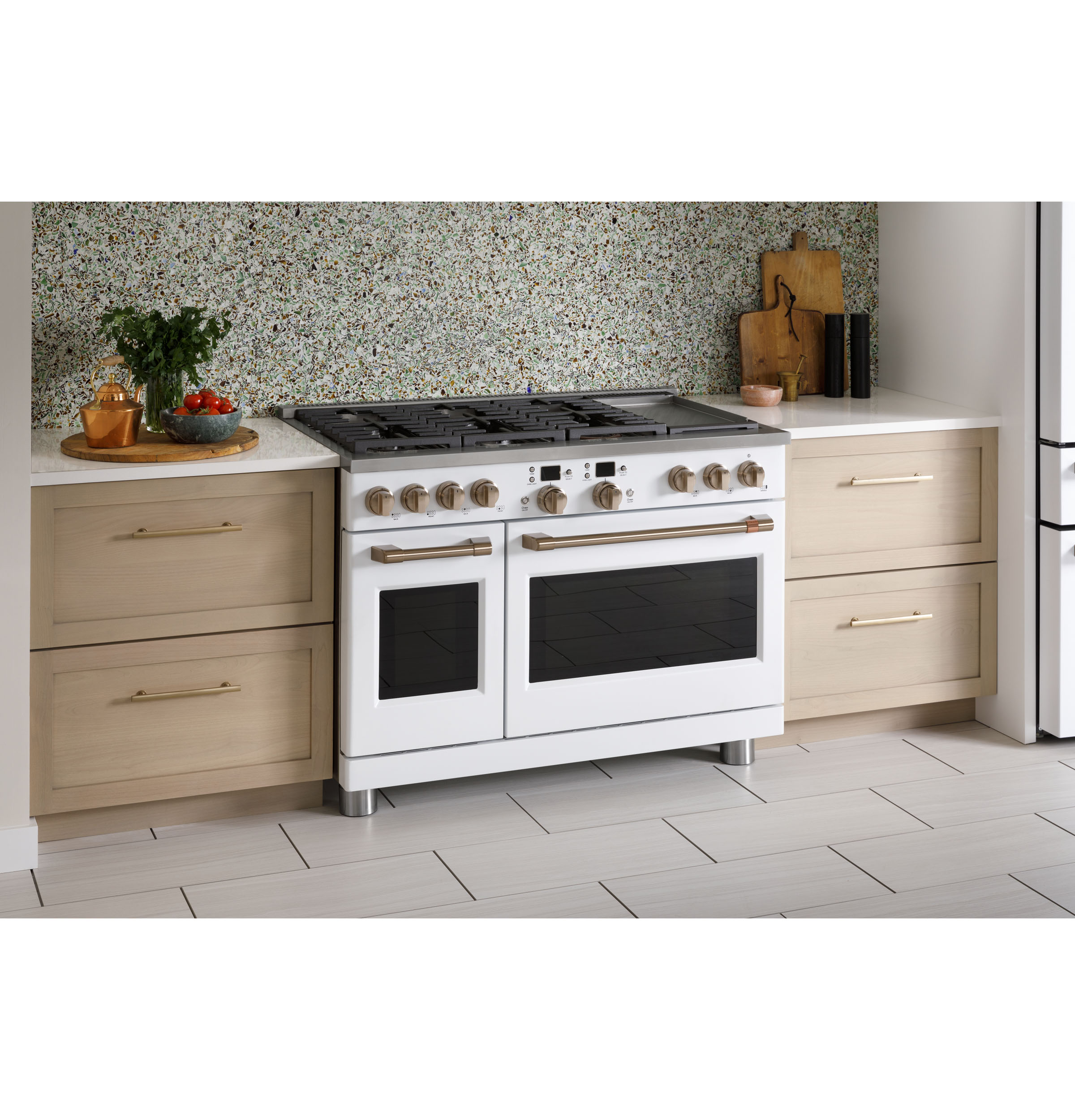 CAFÉ™ 48" Smart Dual-Fuel Commercial-Style Range with 6 Burners and Griddle (Natural Gas) view 12
