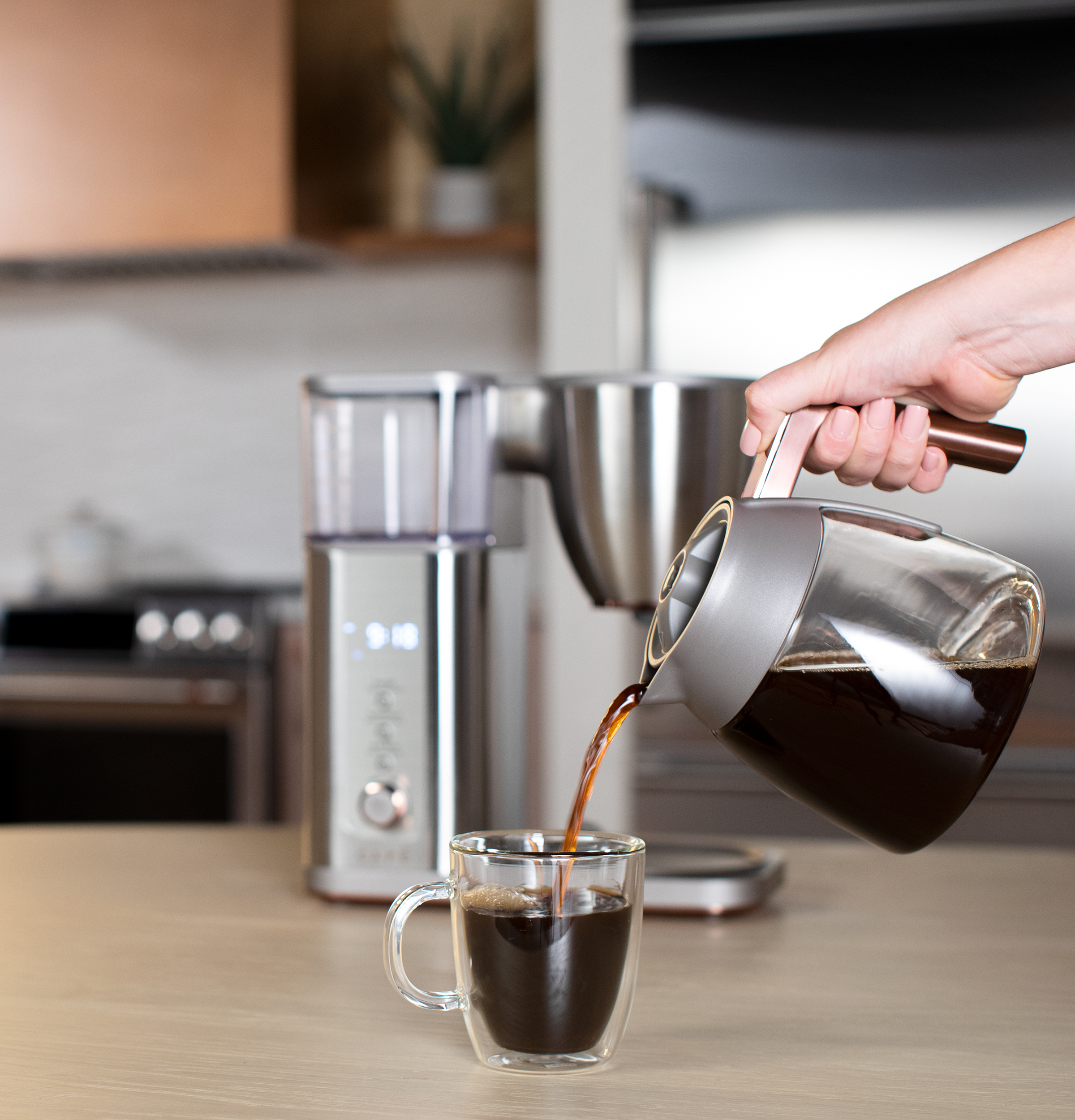 Brew smooth, flavorful coffee with the CAFÉ™ Specialty Drip Coffee Maker. Featuring a glass carafe, SCA certification, and precision controls for strength and temperature, it combines high pe C7CDABS2RS3