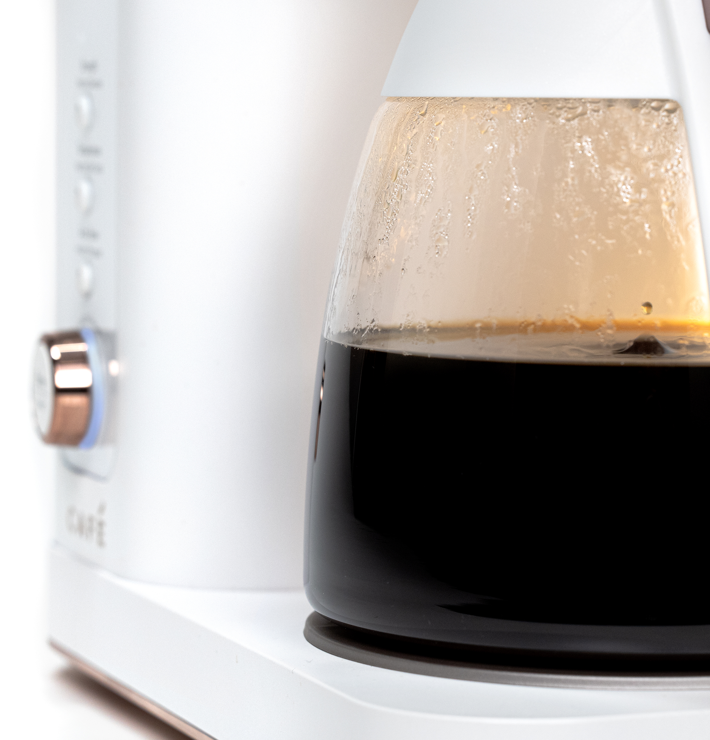 Café Specialty Drip Coffee Maker With Glass Carafe C7CDABS4RW3