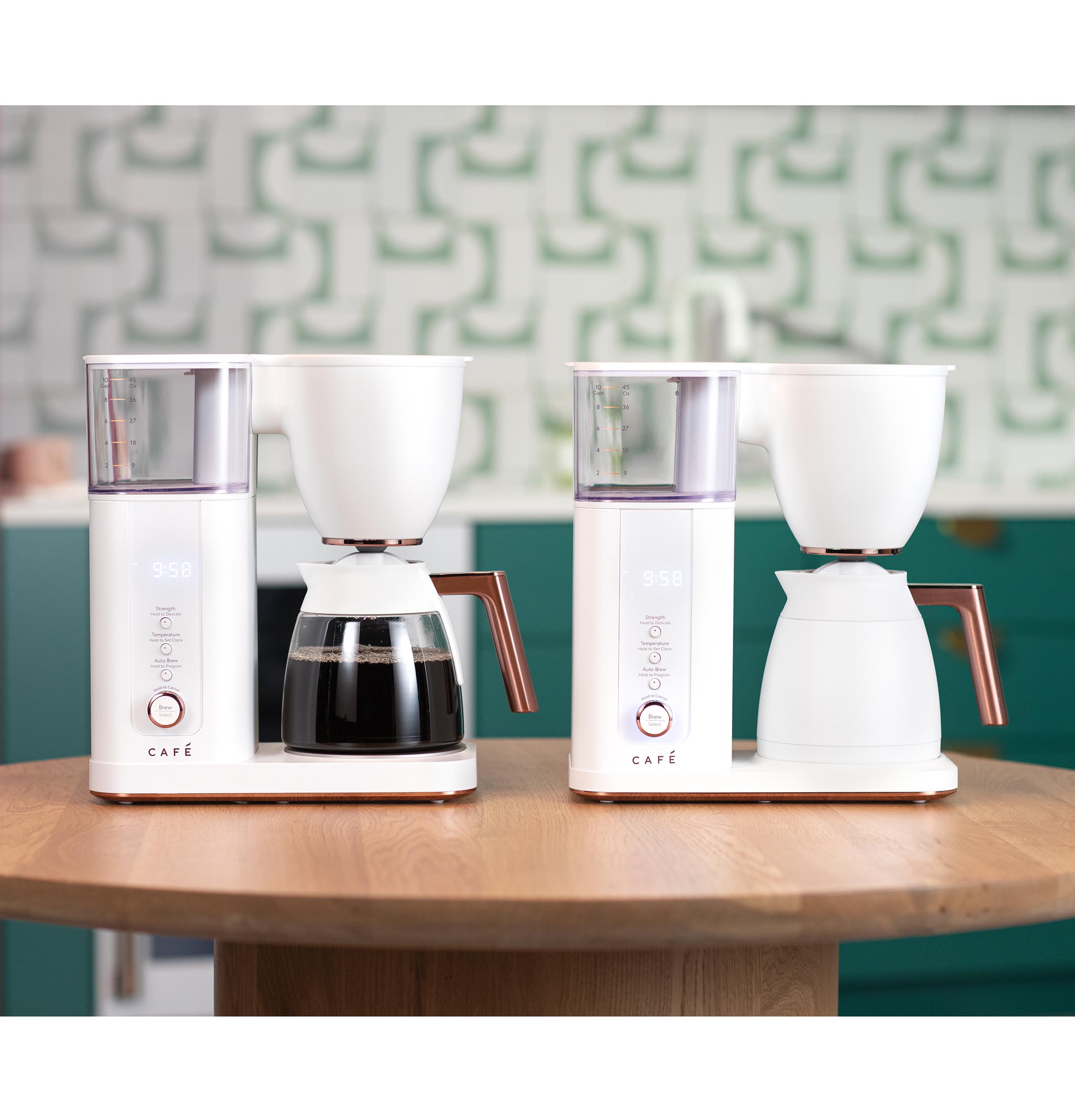 Café Specialty Drip Coffee Maker With Glass Carafe C7CDABS4RW3