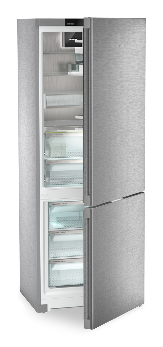 Fridge-freezer with BioFresh Professional and NoFrost CB7790IM
