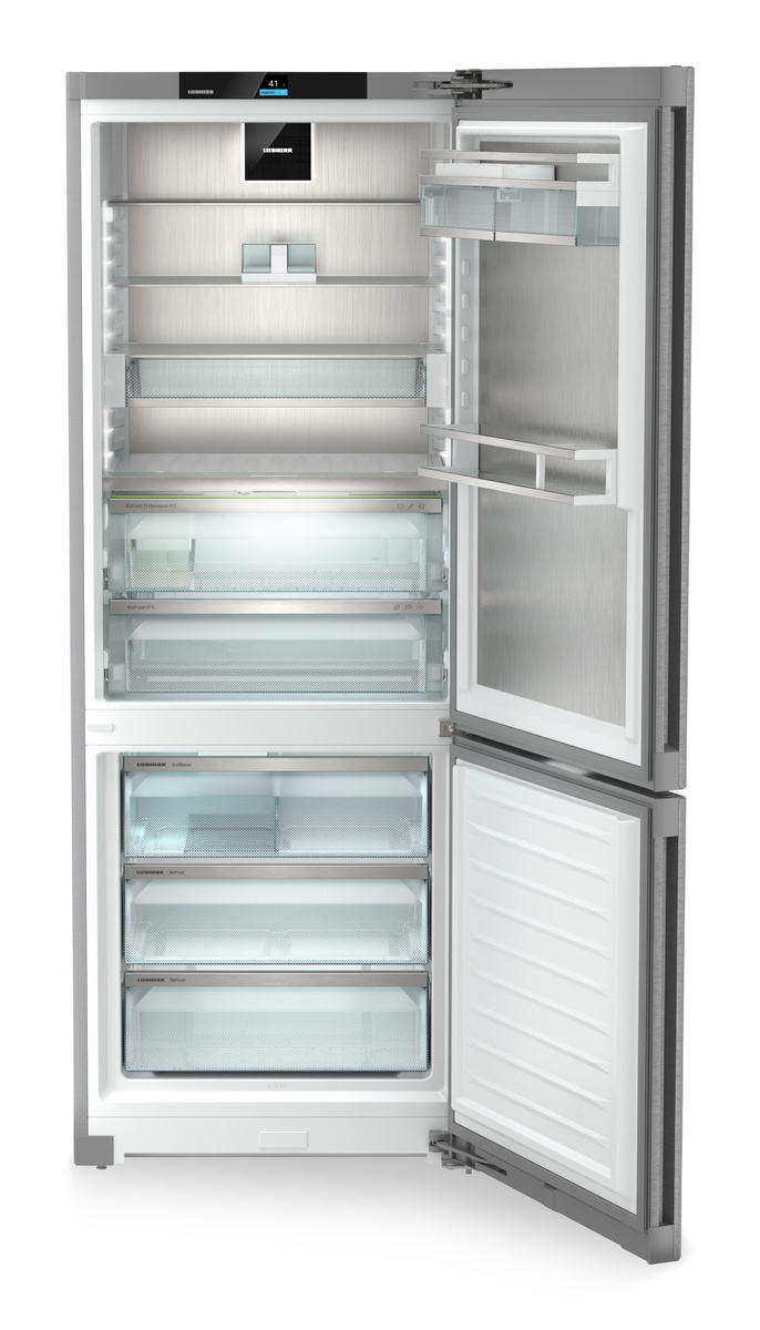 Fridge-freezer with BioFresh Professional and NoFrost CB7790IM