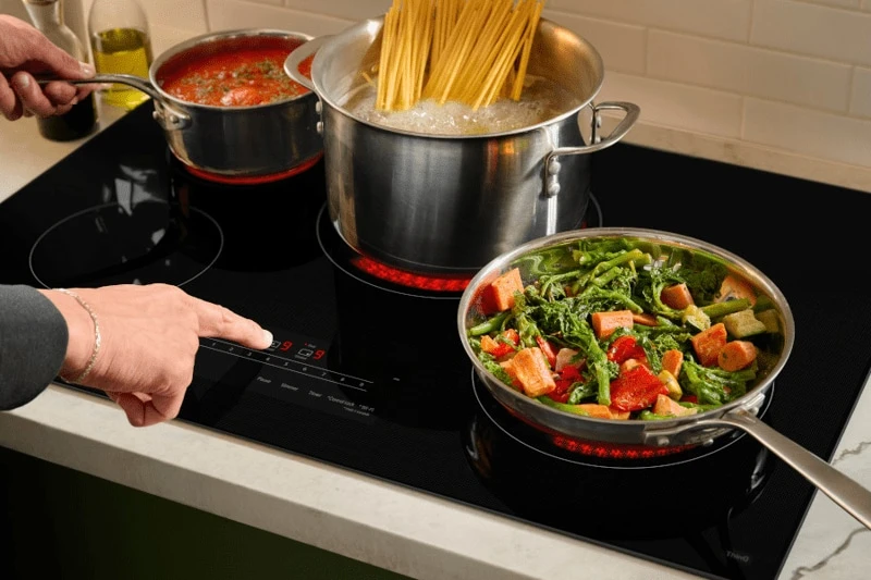 UltraHeat™ 3.2kW Element for Rapid Boil or True Simmer