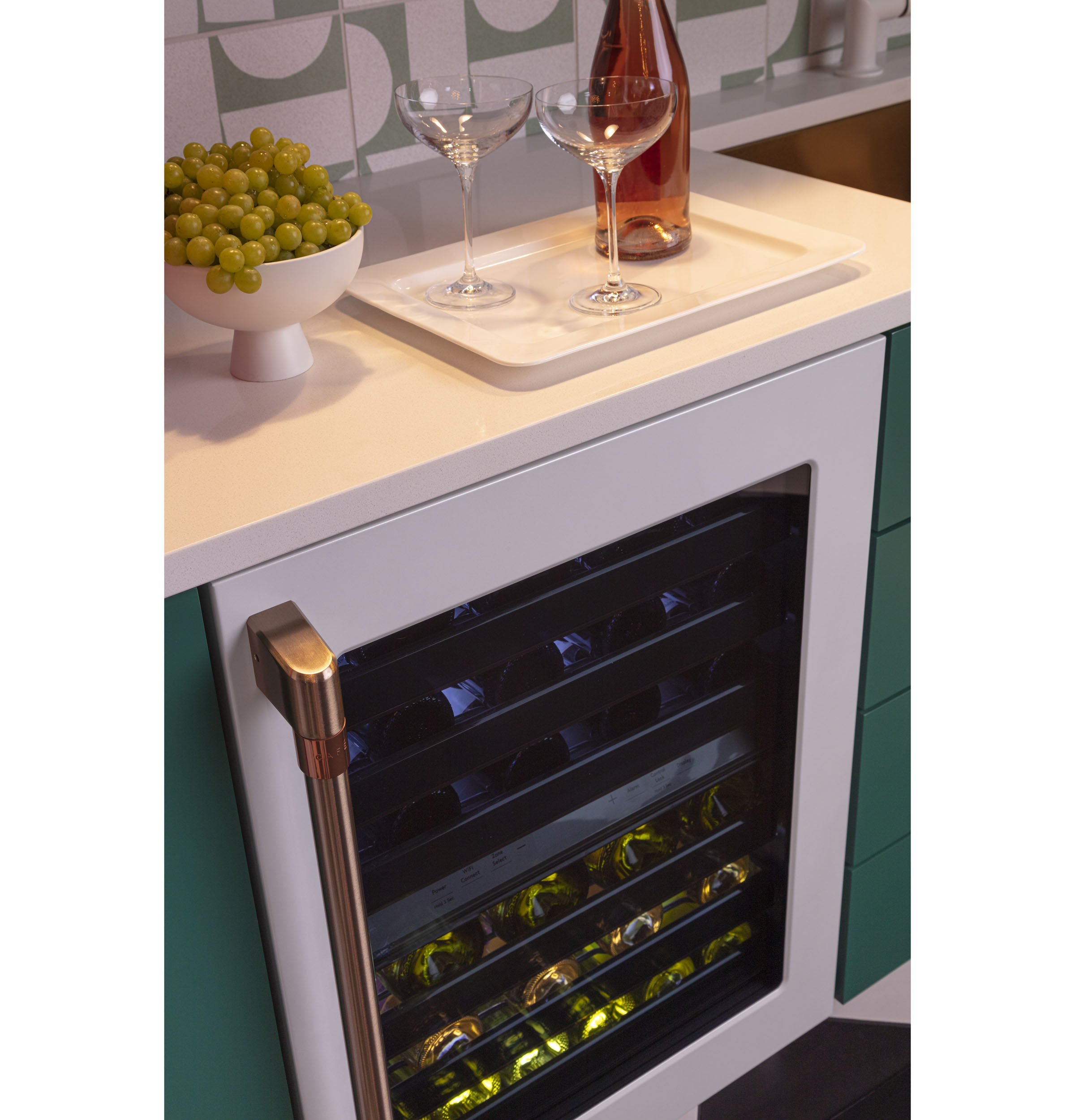 CAFÉ™ Wine Center view 9