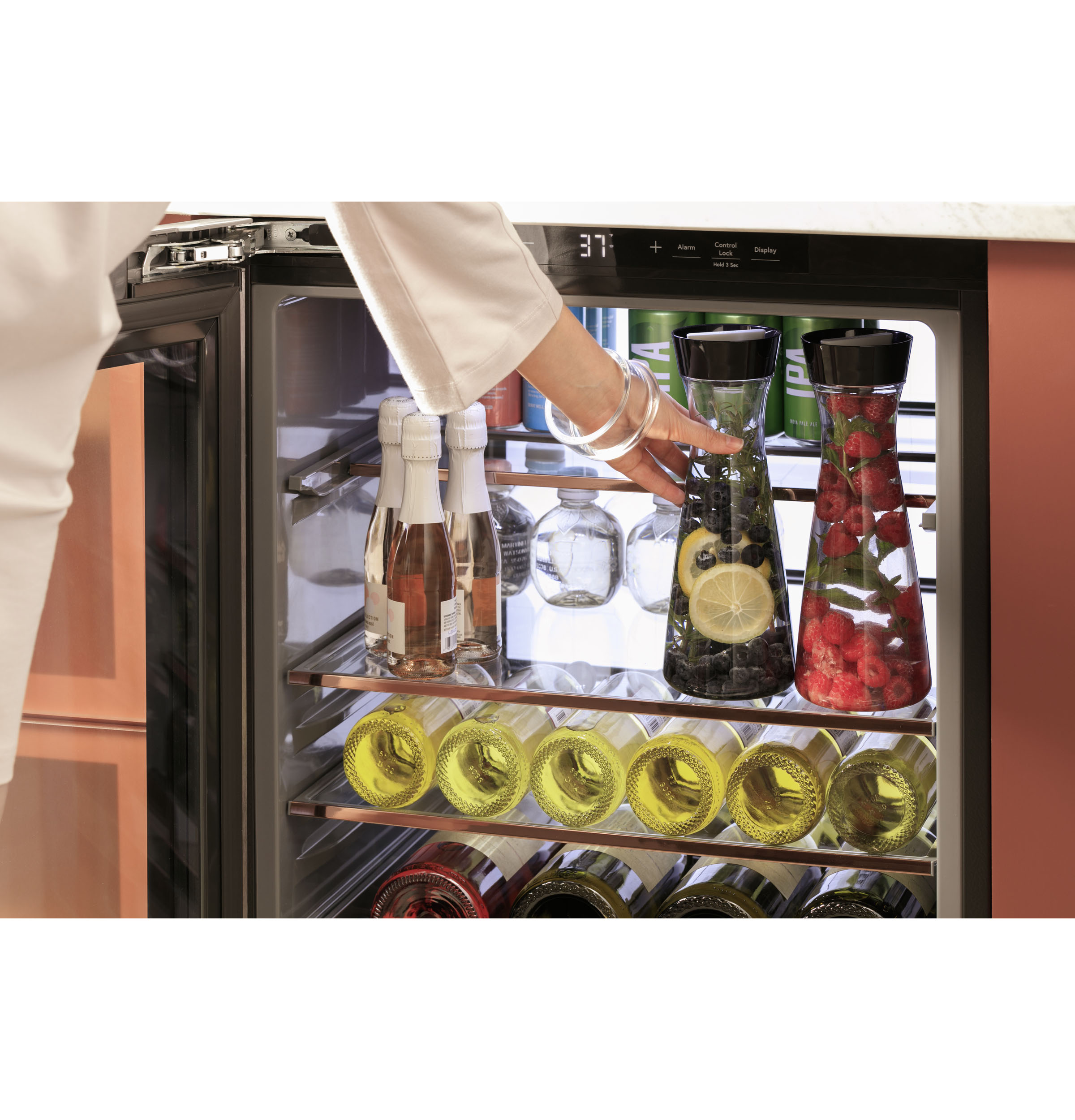 CAFÉ™ Beverage Center in Platinum Glass view 2