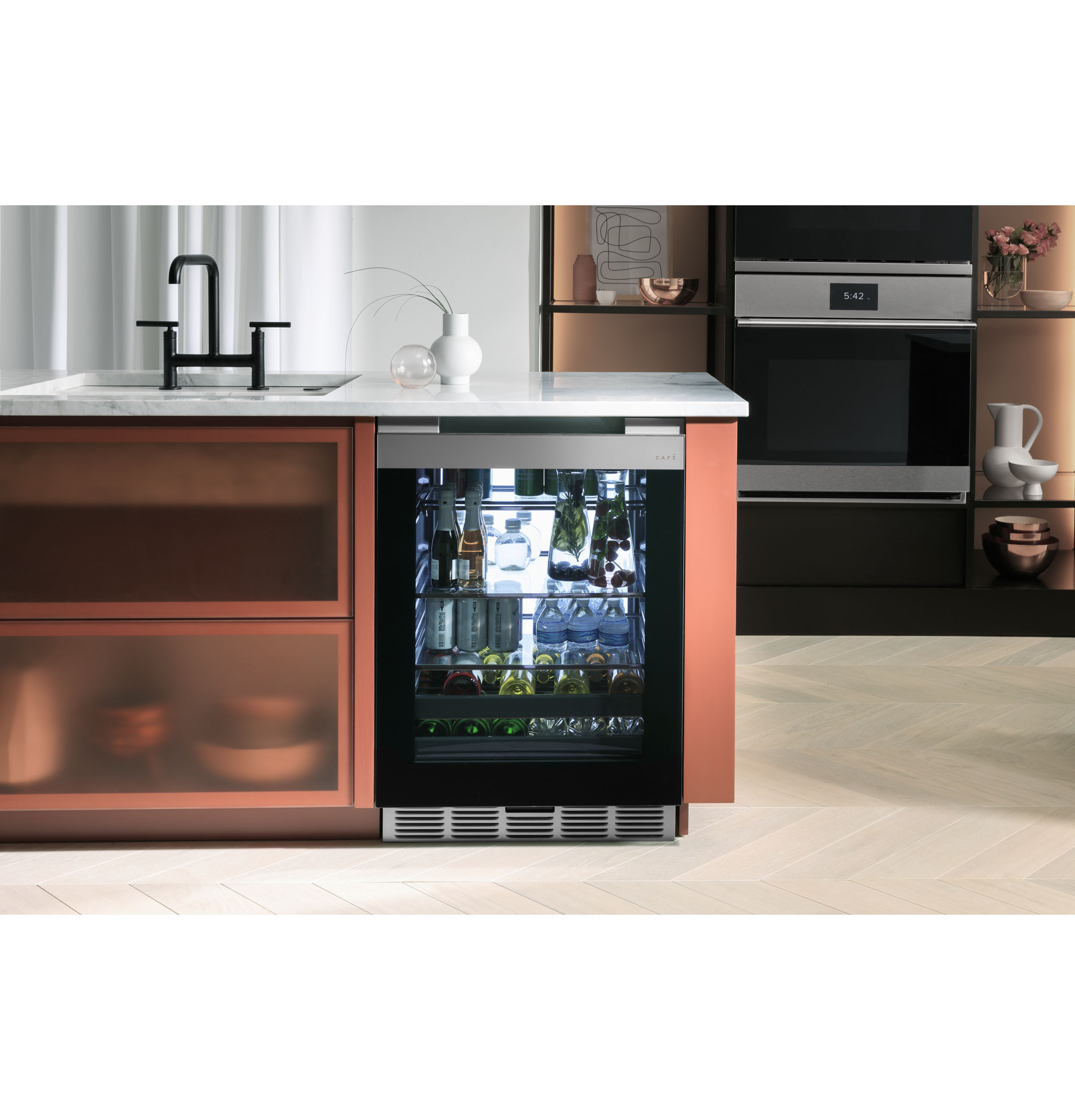 CAFÉ™ Beverage Center in Platinum Glass view 5