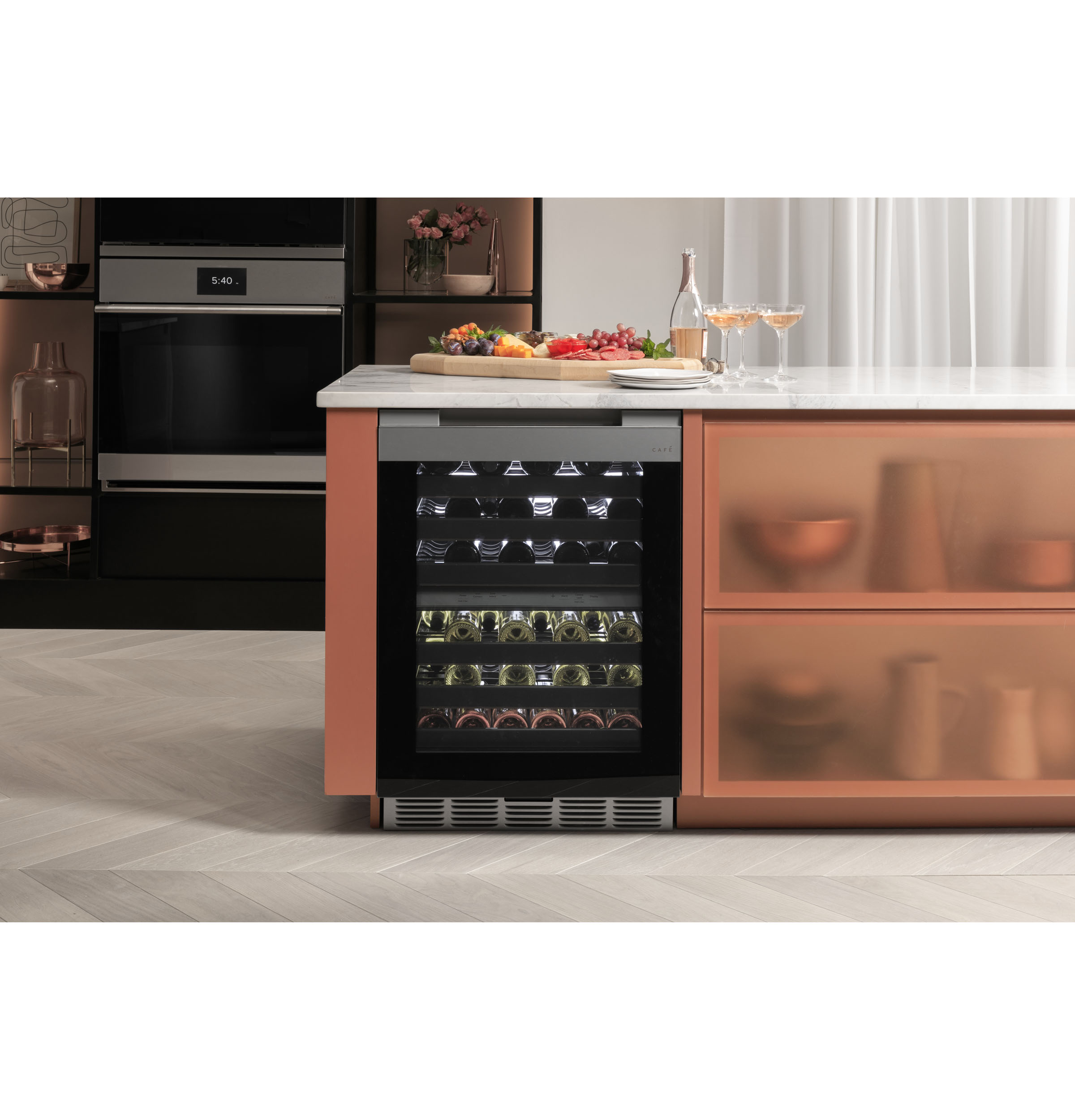 Wine Center in Platinum Glass CCR06DM2PS5