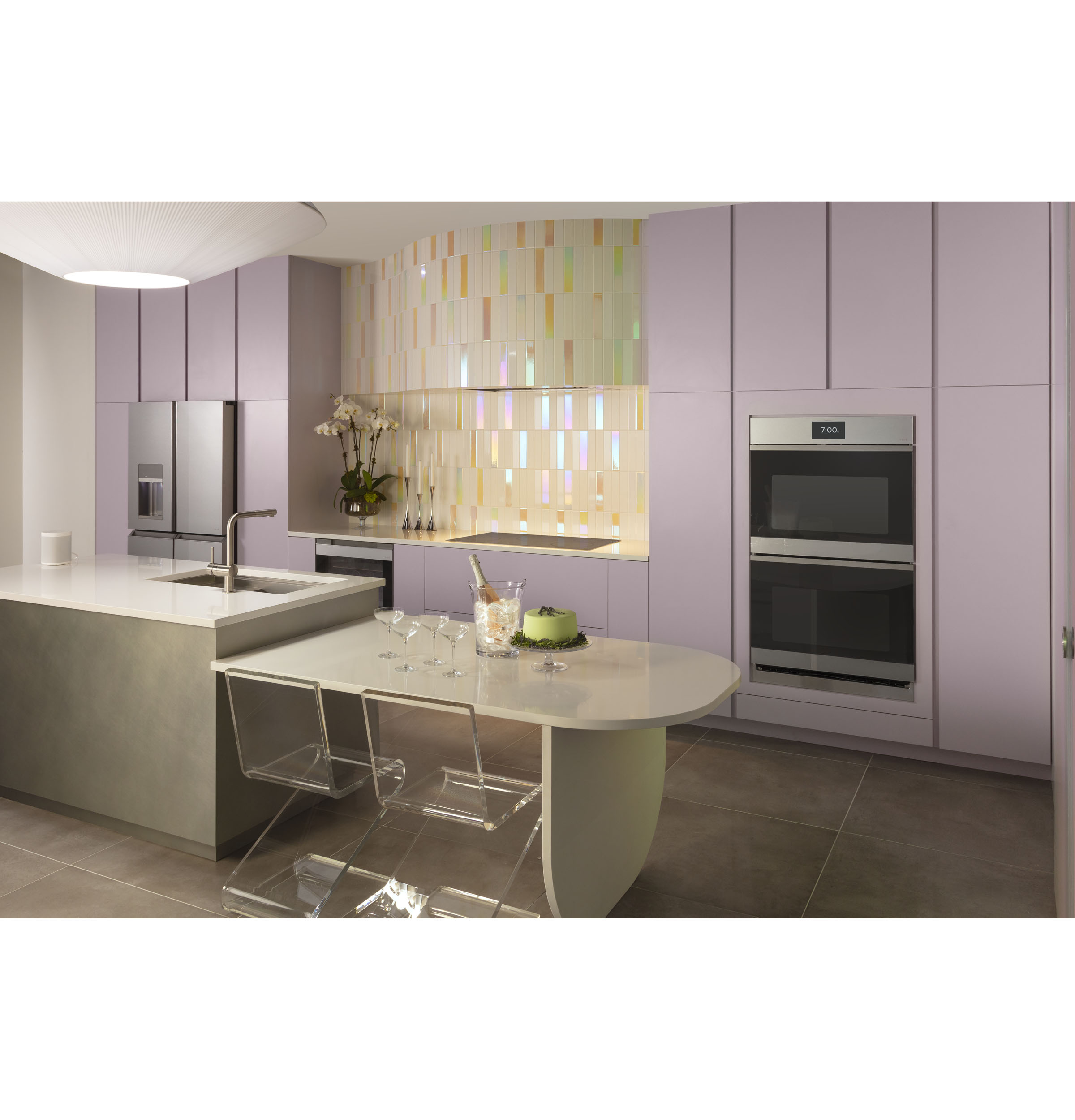 Wine Center in Platinum Glass CCR06DM2PS5