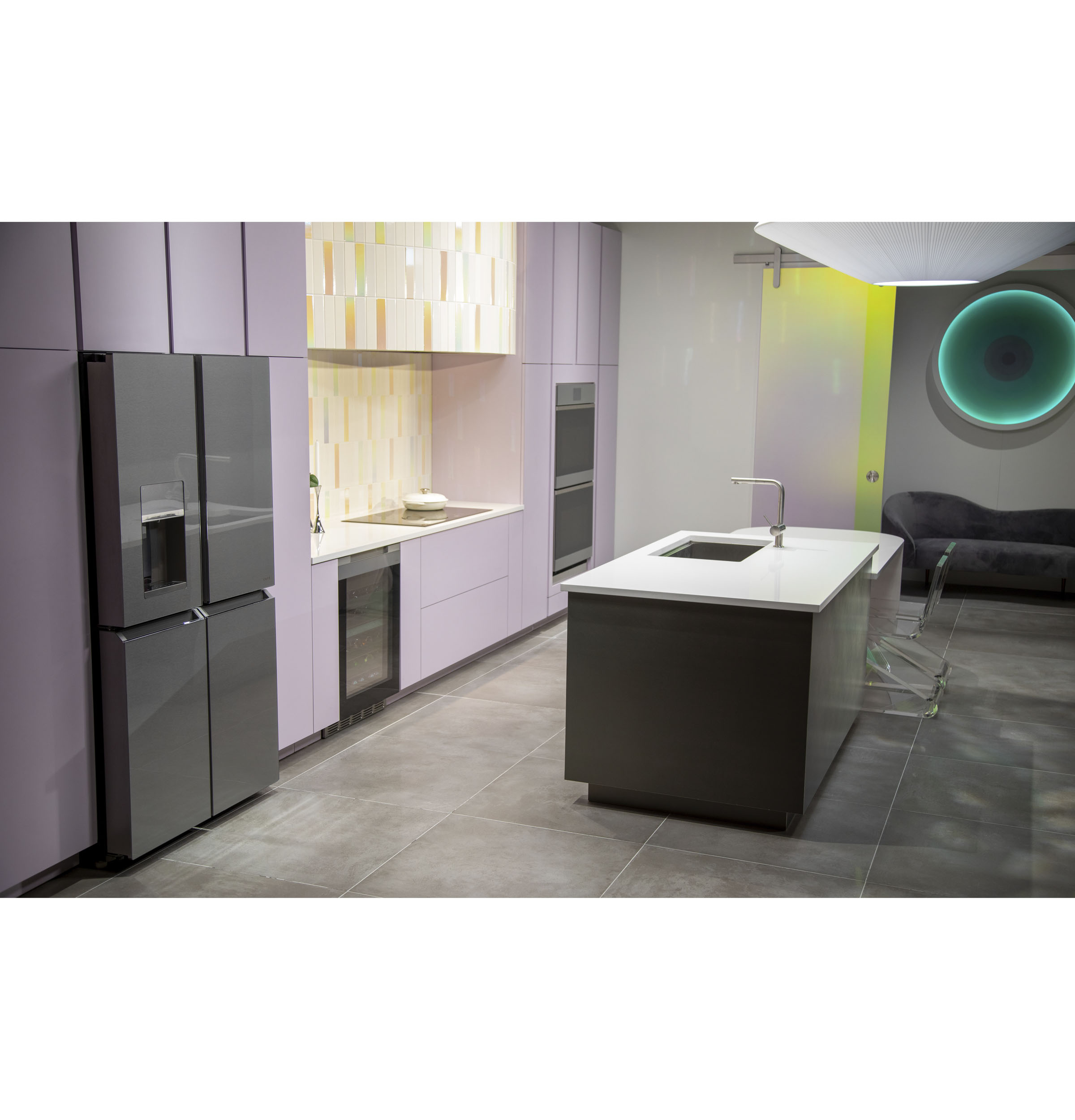 Wine Center in Platinum Glass CCR06DM2PS5