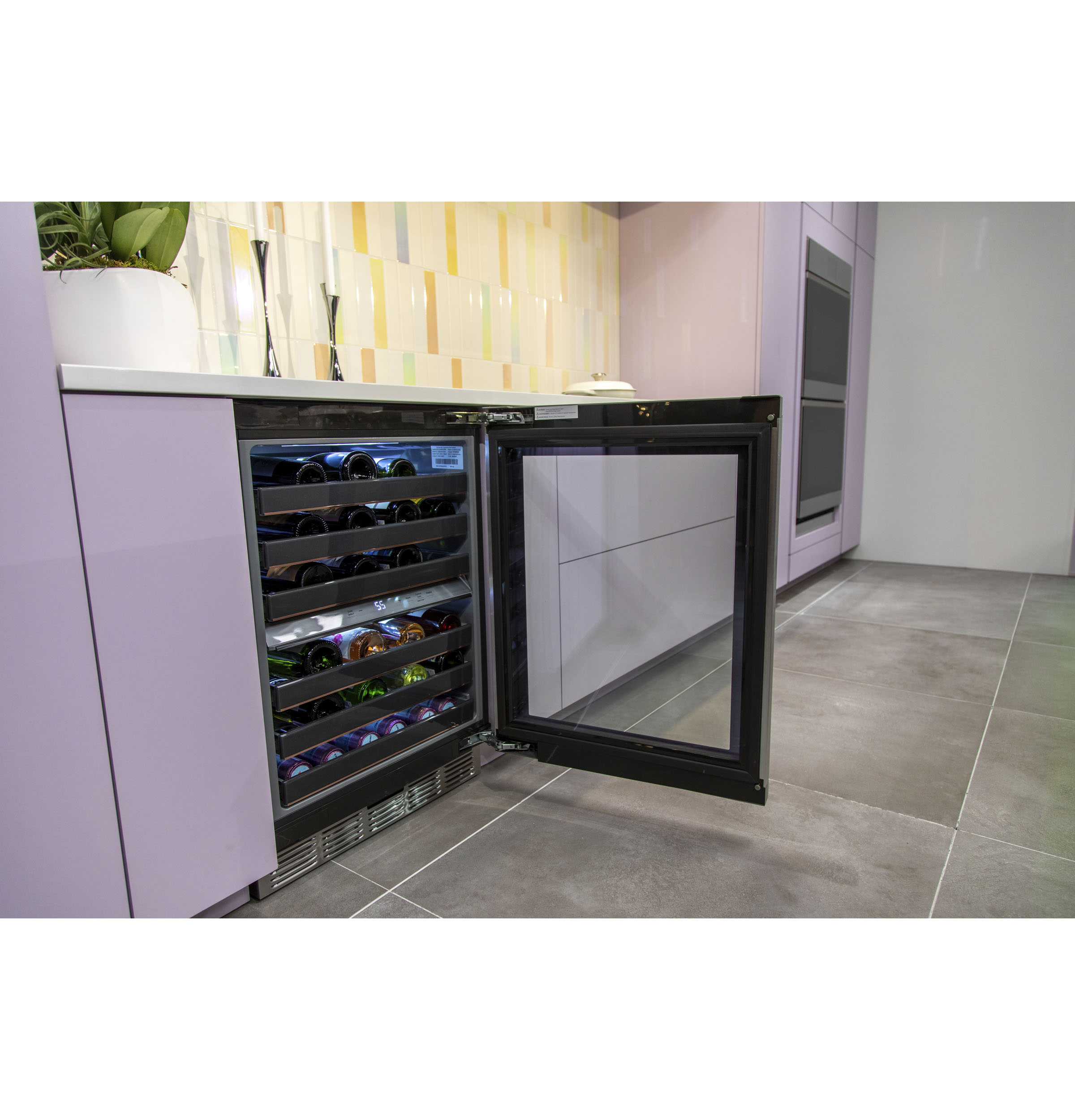 Wine Center in Platinum Glass CCR06DM2PS5