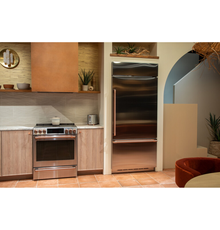 CAFÉ™ 21.3 Cu. Ft. Built-In Bottom-Freezer Refrigerator CDB36RP2PS1