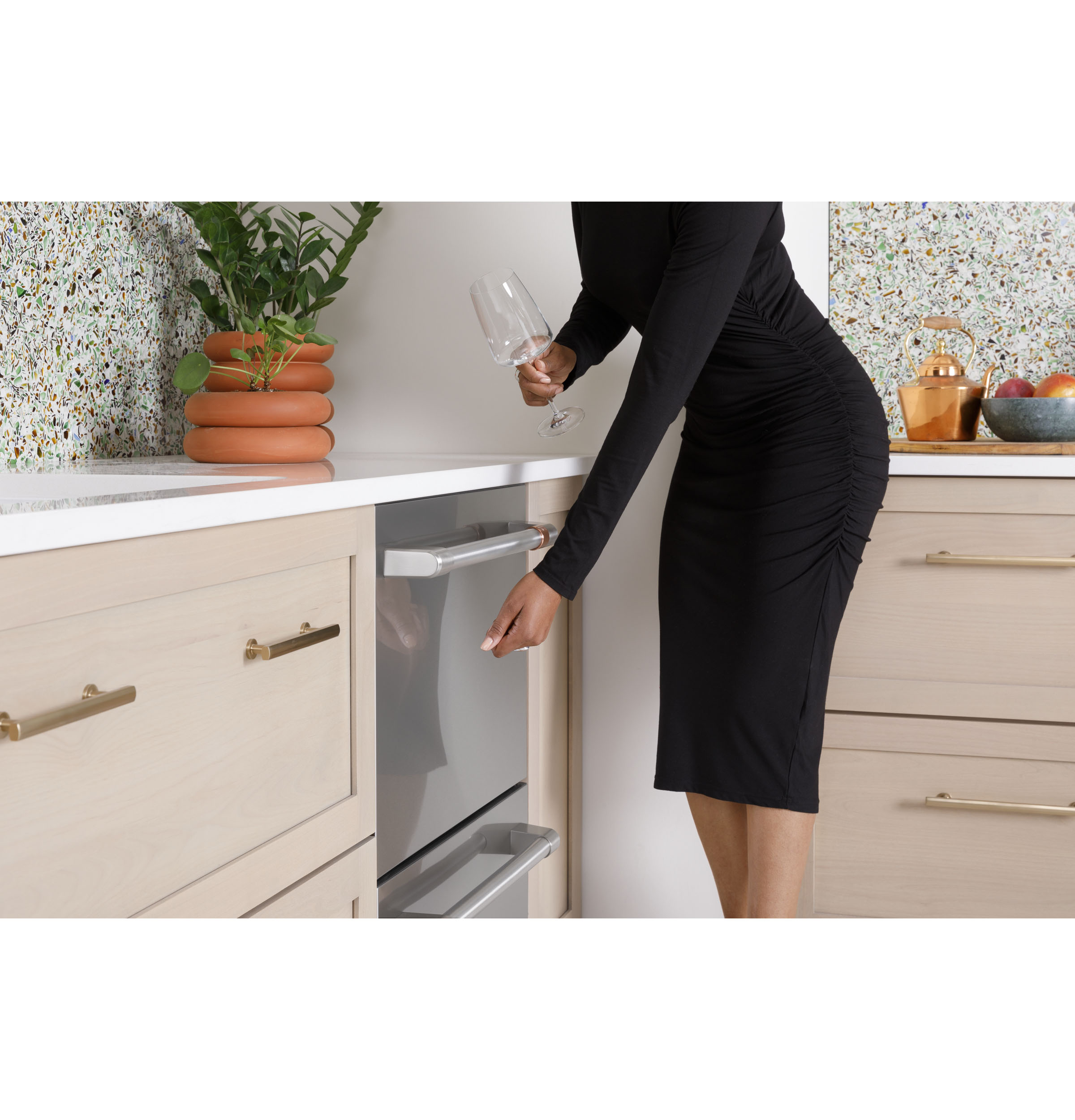 CAFÉ™ Dishwasher Double Drawer view 19