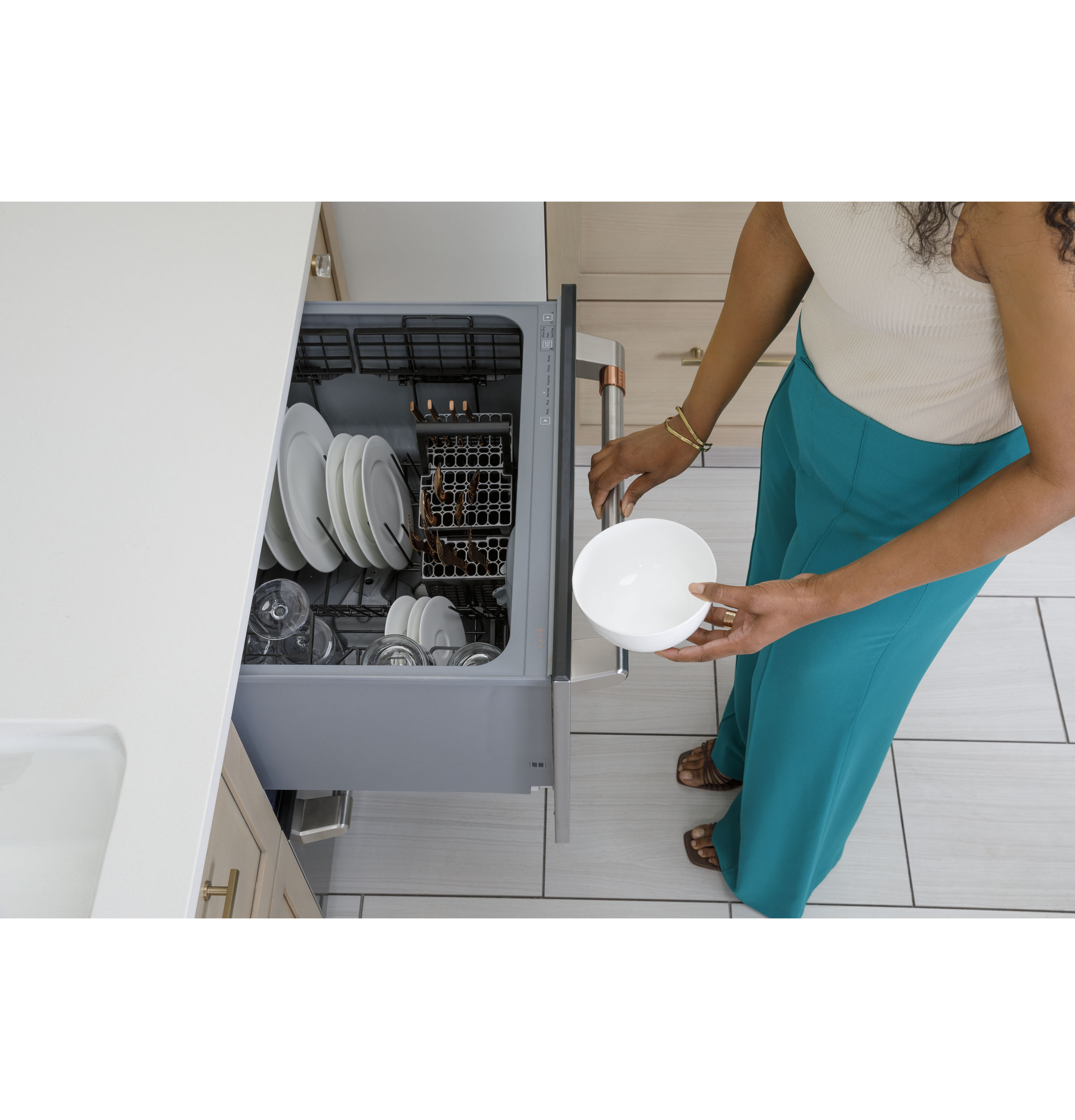 CAFÉ™ Dishwasher Double Drawer view 18