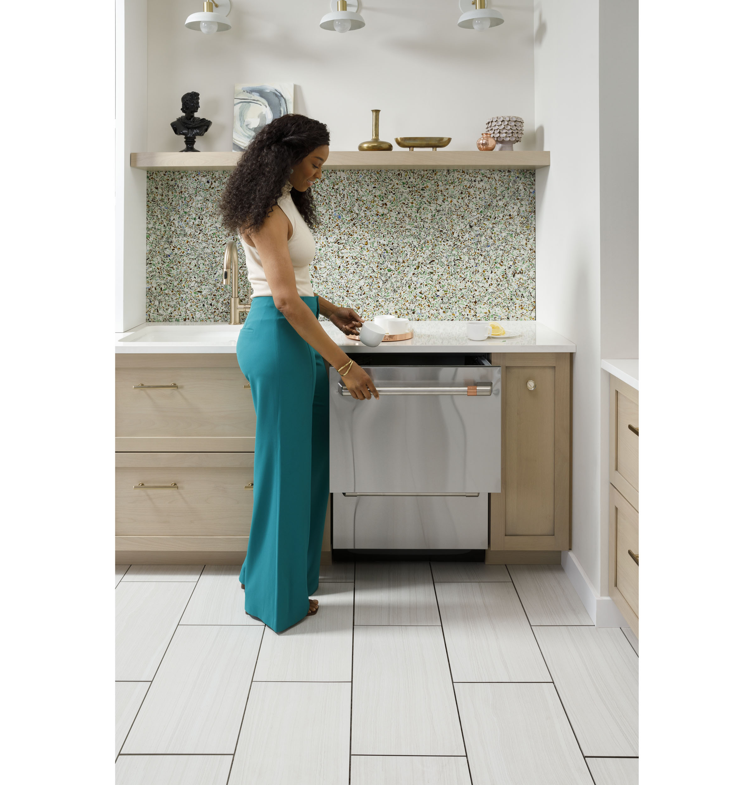 CAFÉ™ Dishwasher Double Drawer view 16