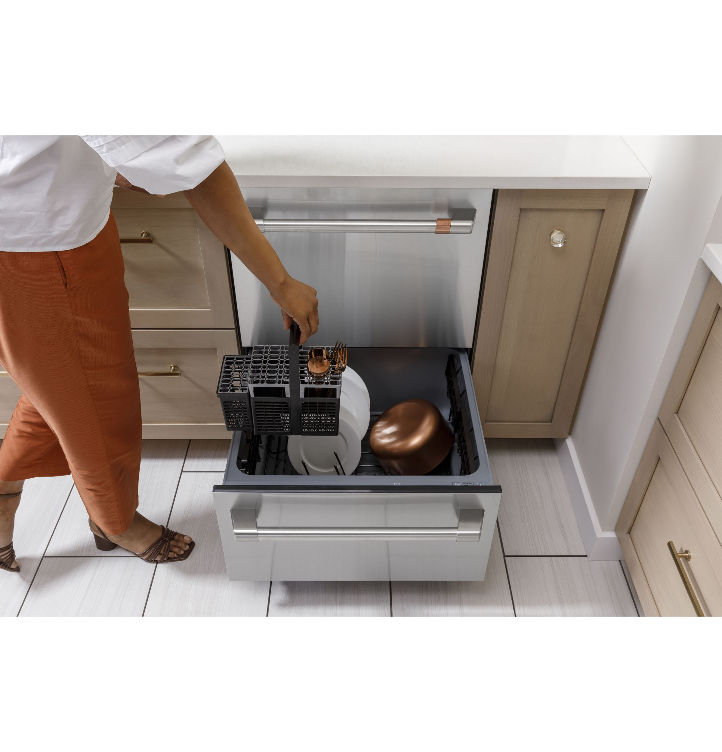 CAFÉ™ Dishwasher Double Drawer view 9