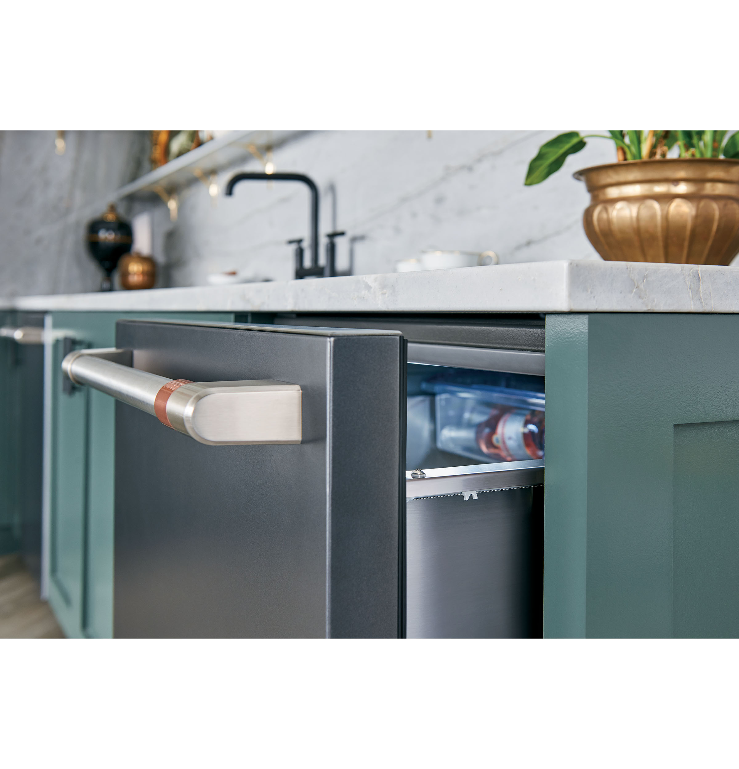 CAFÉ™ 5.7 Cu. Ft. Built-In Dual-Drawer Refrigerator view 13
