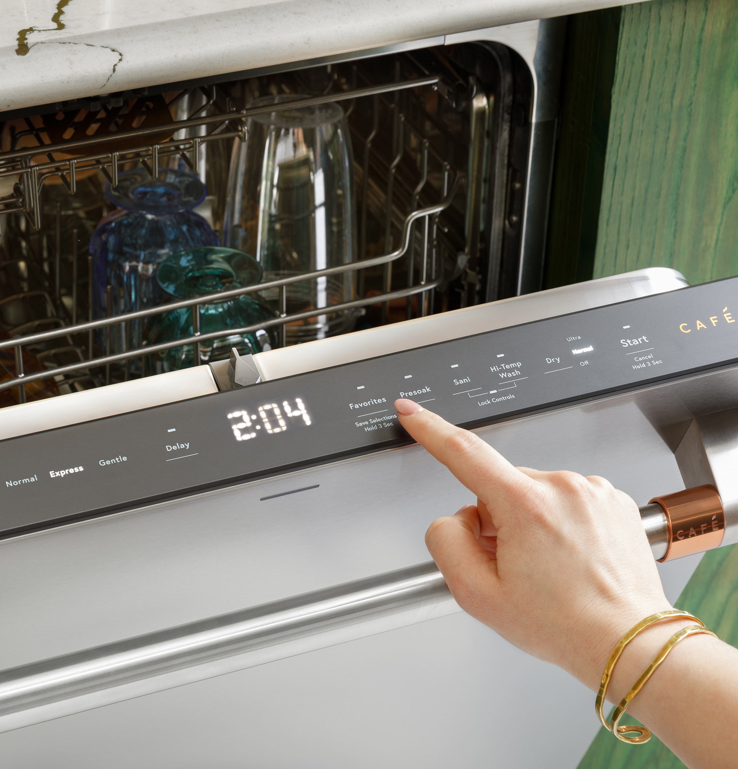 CAFÉ™ CustomFit ENERGY STAR Stainless Interior Smart Dishwasher with Ultra Wash Top Rack and LED Lights, 39 dBA in Platinum Glass view 22