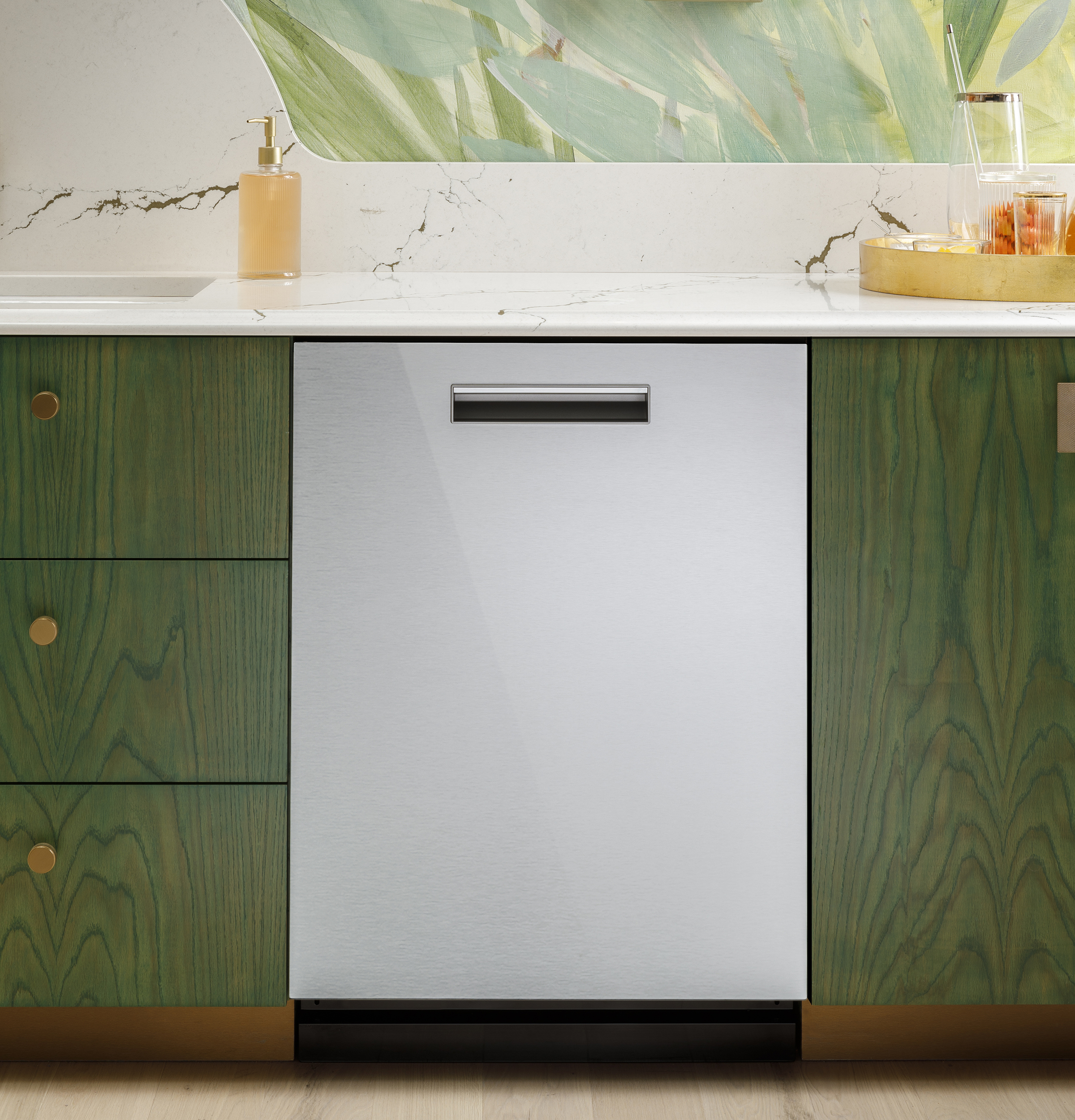 CAFÉ™ CustomFit ENERGY STAR Stainless Interior Smart Dishwasher with Ultra Wash Top Rack and LED Lights, 39 dBA in Platinum Glass view 8