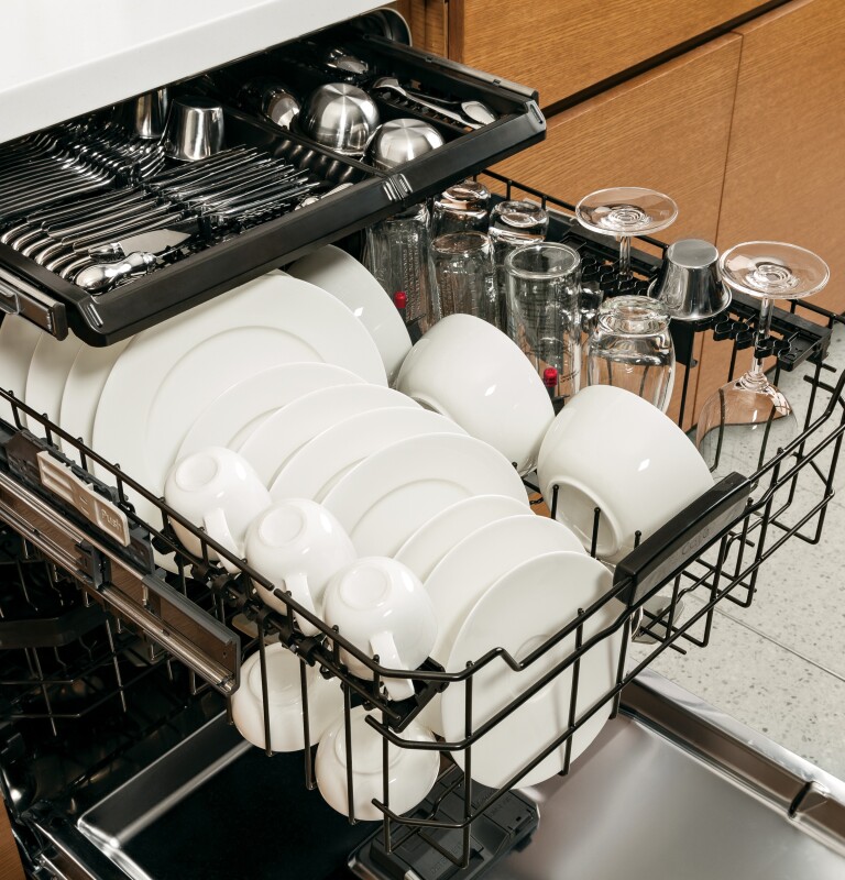Café Series Stainless Interior Built-in Dishwasher With Hidden Controls CDT765SSFSS
