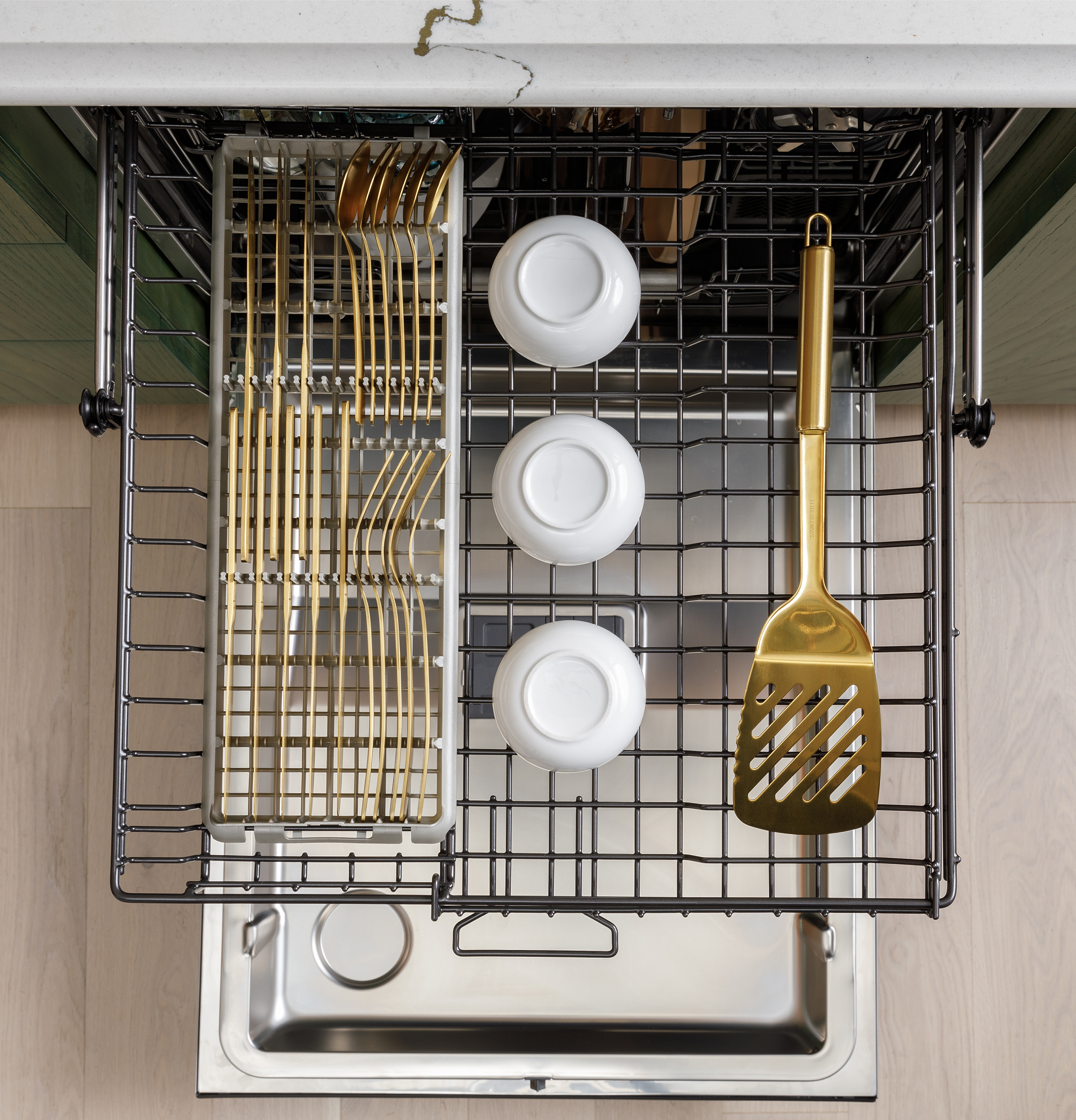 CAFÉ™ CustomFit ENERGY STAR Stainless Interior Dishwasher with Ultra Wash & Dry, 42 dBA view 23
