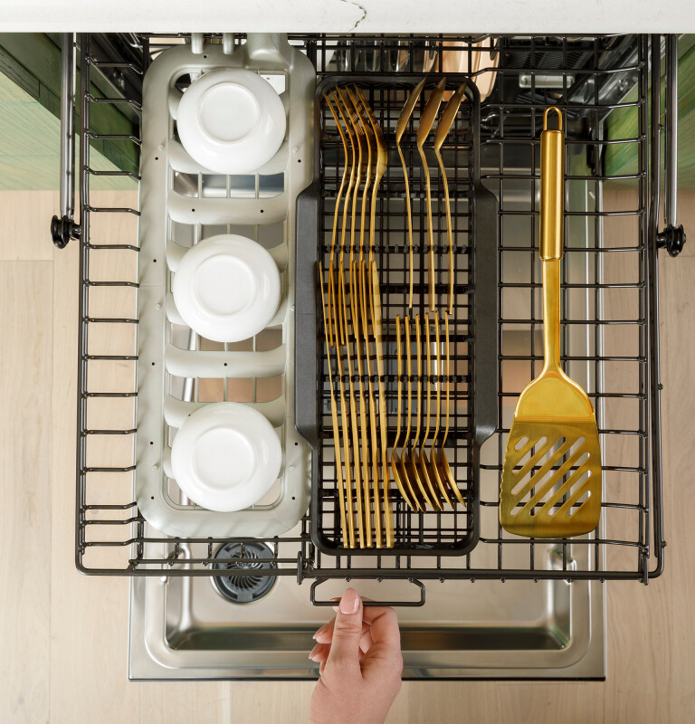 Café Customfit Stainless Interior Smart Dishwasher With Ultra Wash Top Rack And Dual Convection Ultra Dry, 44 Dba CDT858P3VD1