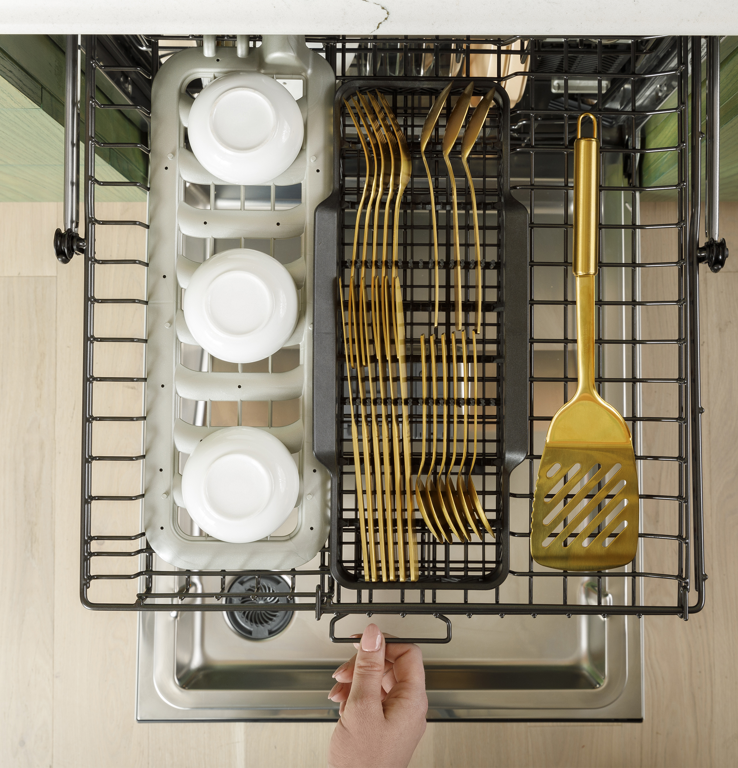 CAFÉ™ CustomFit ENERGY STAR Stainless Interior Smart Dishwasher with Ultra Wash Top Rack and Dual Convection Ultra Dry, LED Lights, 39 dBA view 5