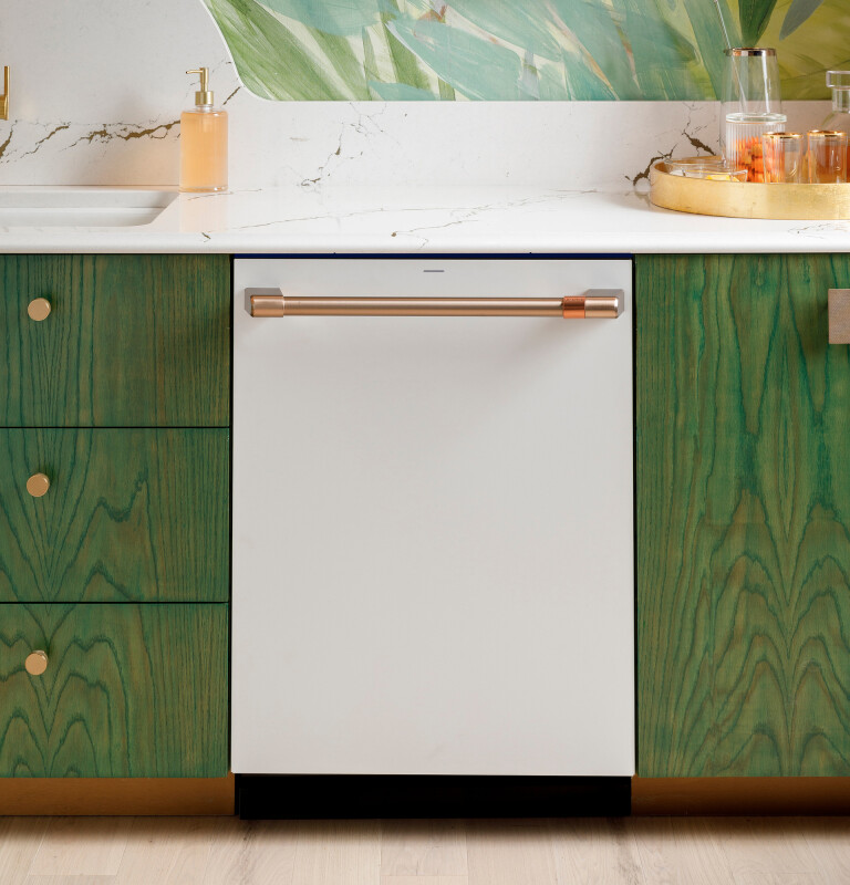 Café Customfit Stainless Interior Smart Dishwasher With Ultra Wash Top Rack And Dual Convection Ultra Dry, Led Lights, 39 Dba CDT888P4VW2