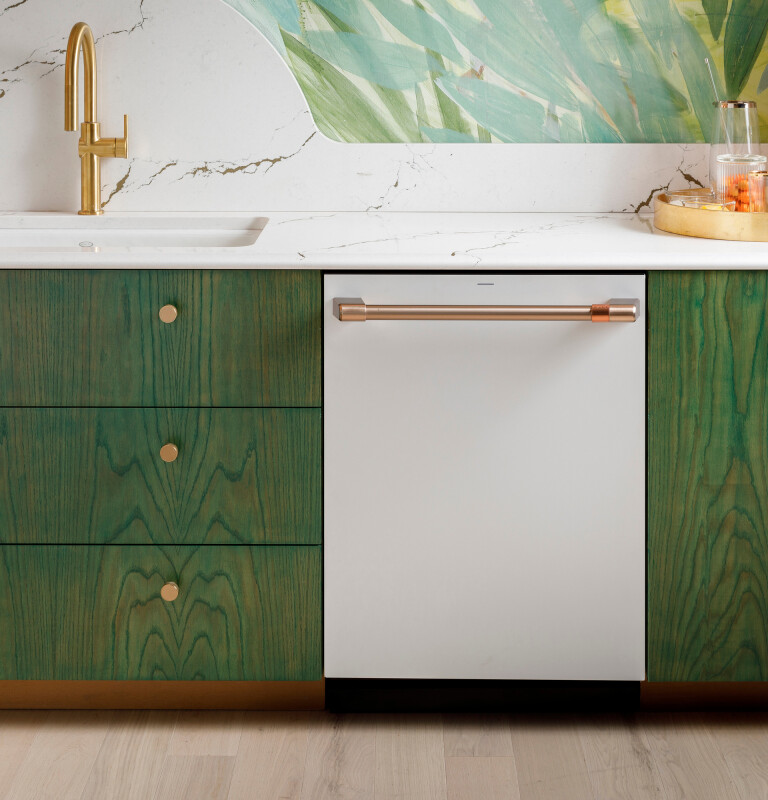 Café Customfit Stainless Interior Smart Dishwasher With Ultra Wash Top Rack And Dual Convection Ultra Dry, Led Lights, 39 Dba CDT888P4VW2