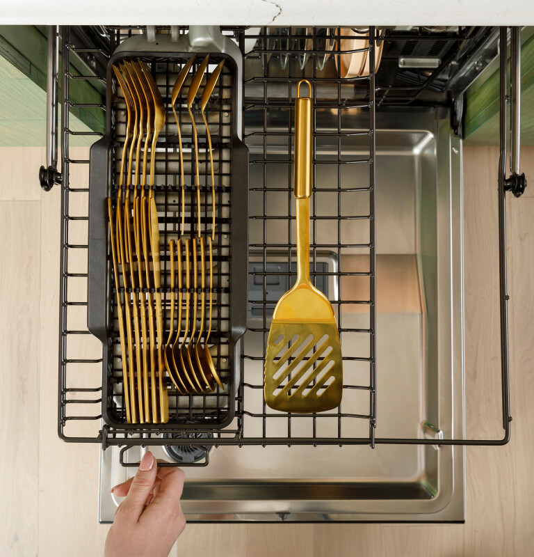 Café Customfit Stainless Interior Smart Dishwasher With Ultra Wash Top Rack And Dual Convection Ultra Dry, Led Lights, 39 Dba CDT888P4VW2