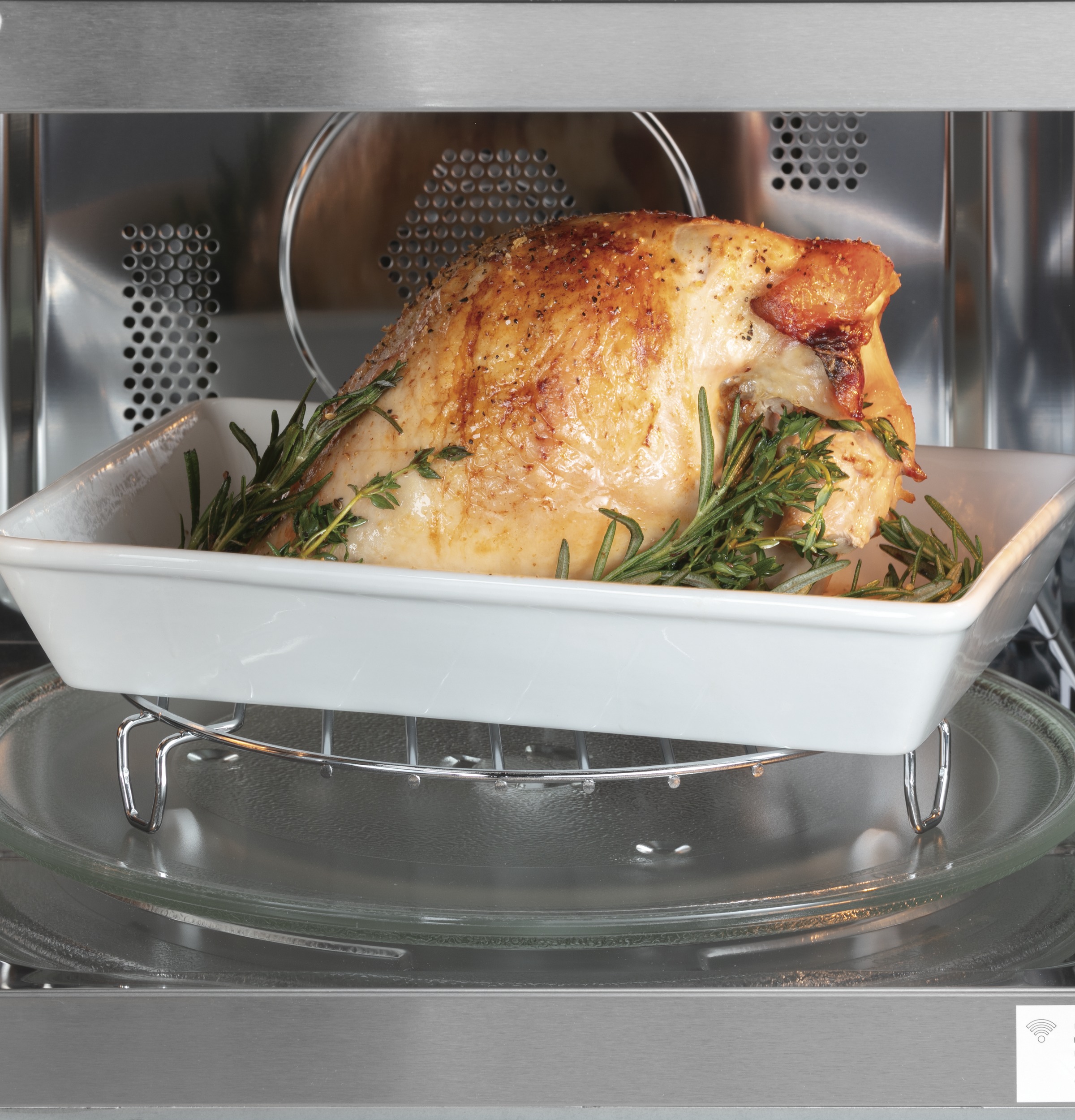 CAFÉ™ 1.5 Cu. Ft. Smart Countertop Convection/Microwave Oven in Platinum Glass CEB515M2NS5