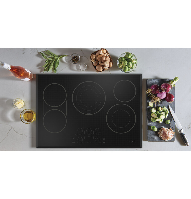 CAFÉ™ 30" Touch-Control Electric Cooktop view 7
