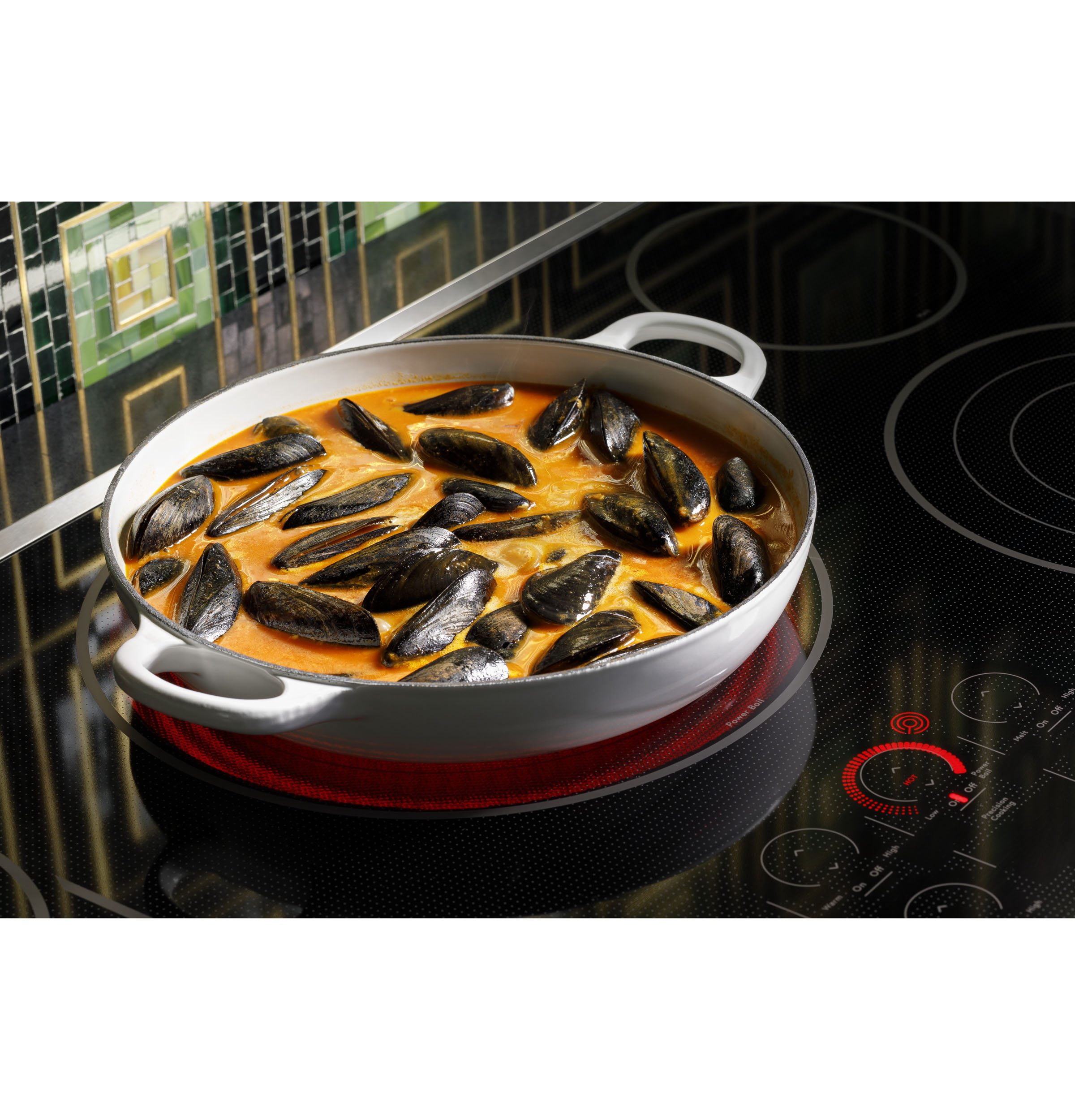 CAFÉ™ 36" Touch-Control Electric Cooktop view 6