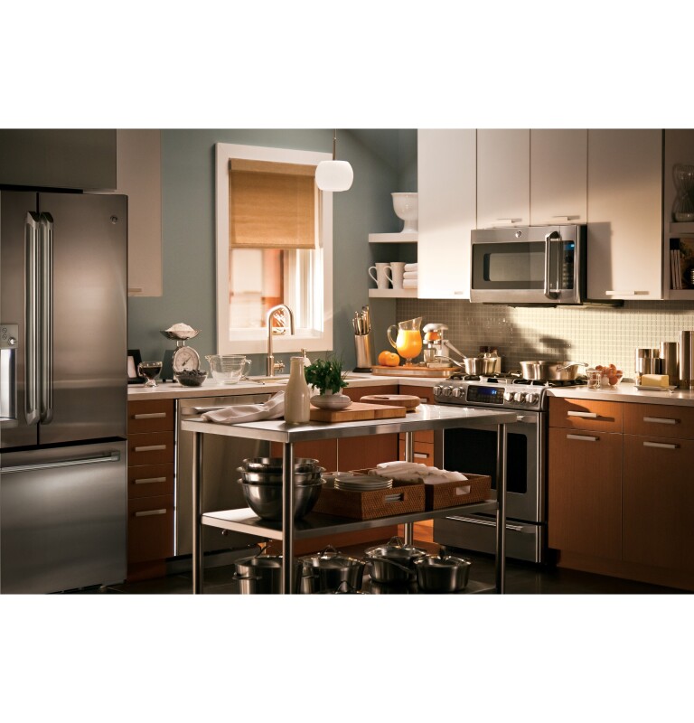 Café Series 28.6 Cu. Ft. French-door Refrigerator CFE29TSDSS