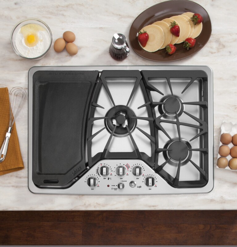 Café Series 30" Built-in Gas Cooktop CGP350SETSS