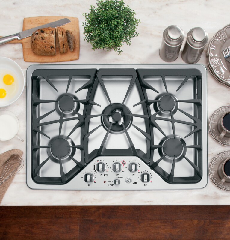 Café Series 30" Built-in Gas Cooktop CGP350SETSS