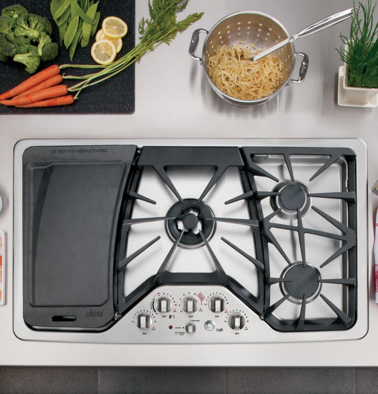 Café Series 36" Built-in Gas Cooktop CGP650SETSS