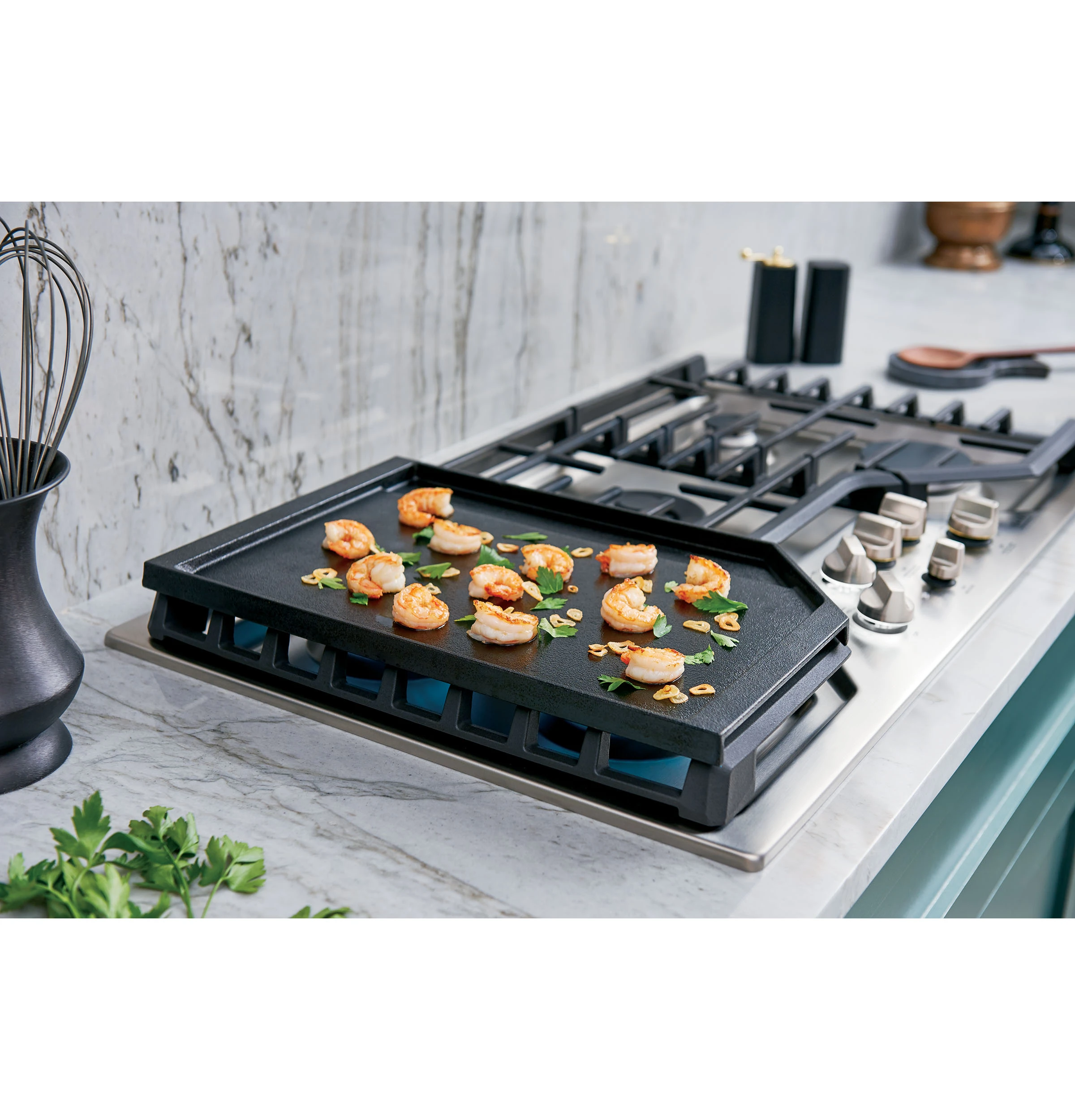 More cooking with less cookware