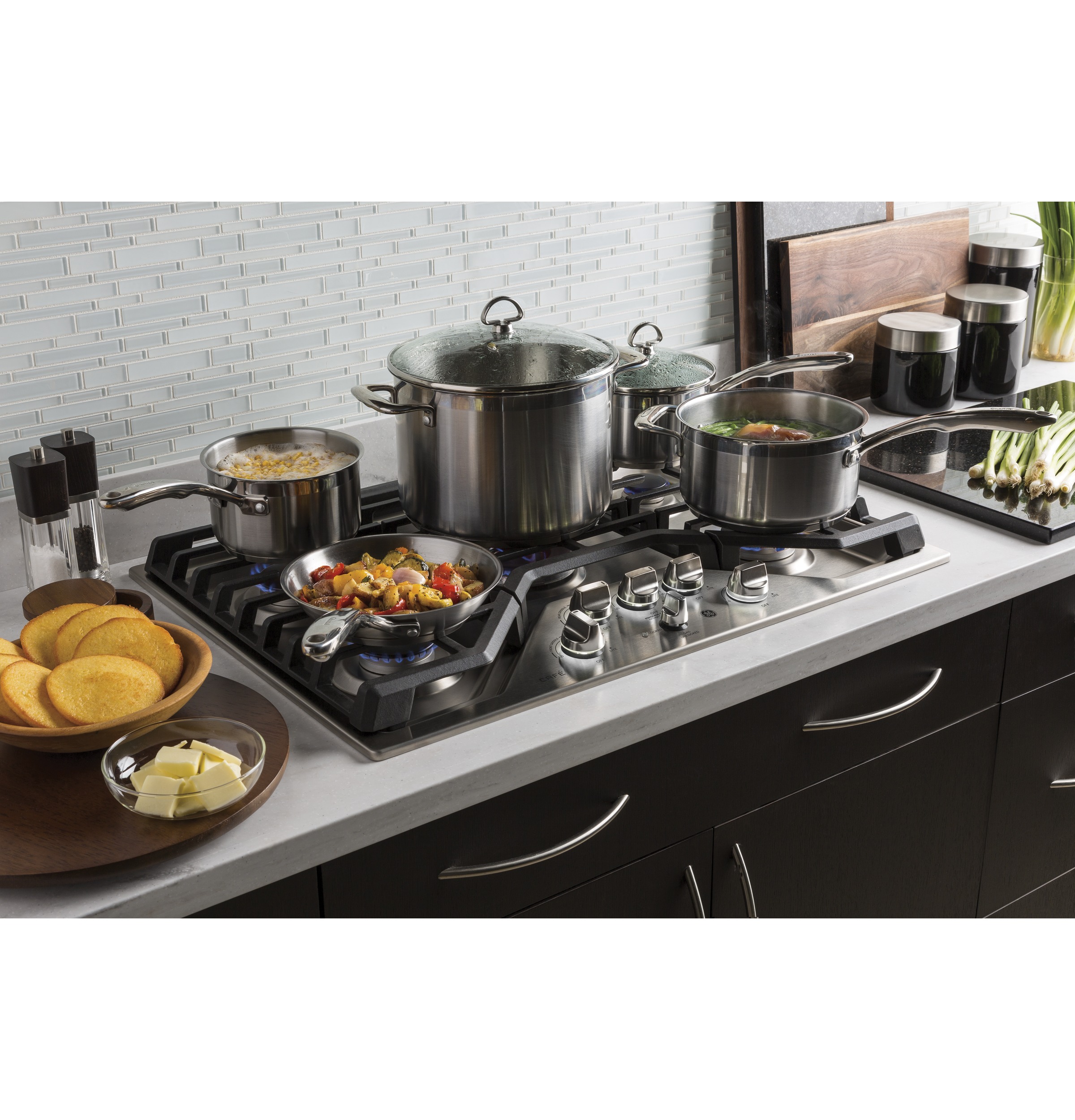 Café Series 30" Built-in Gas Cooktop CGP9530SLSS
