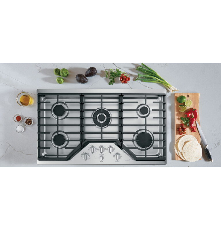 CAFÉ™ 36" Gas Cooktop view 3