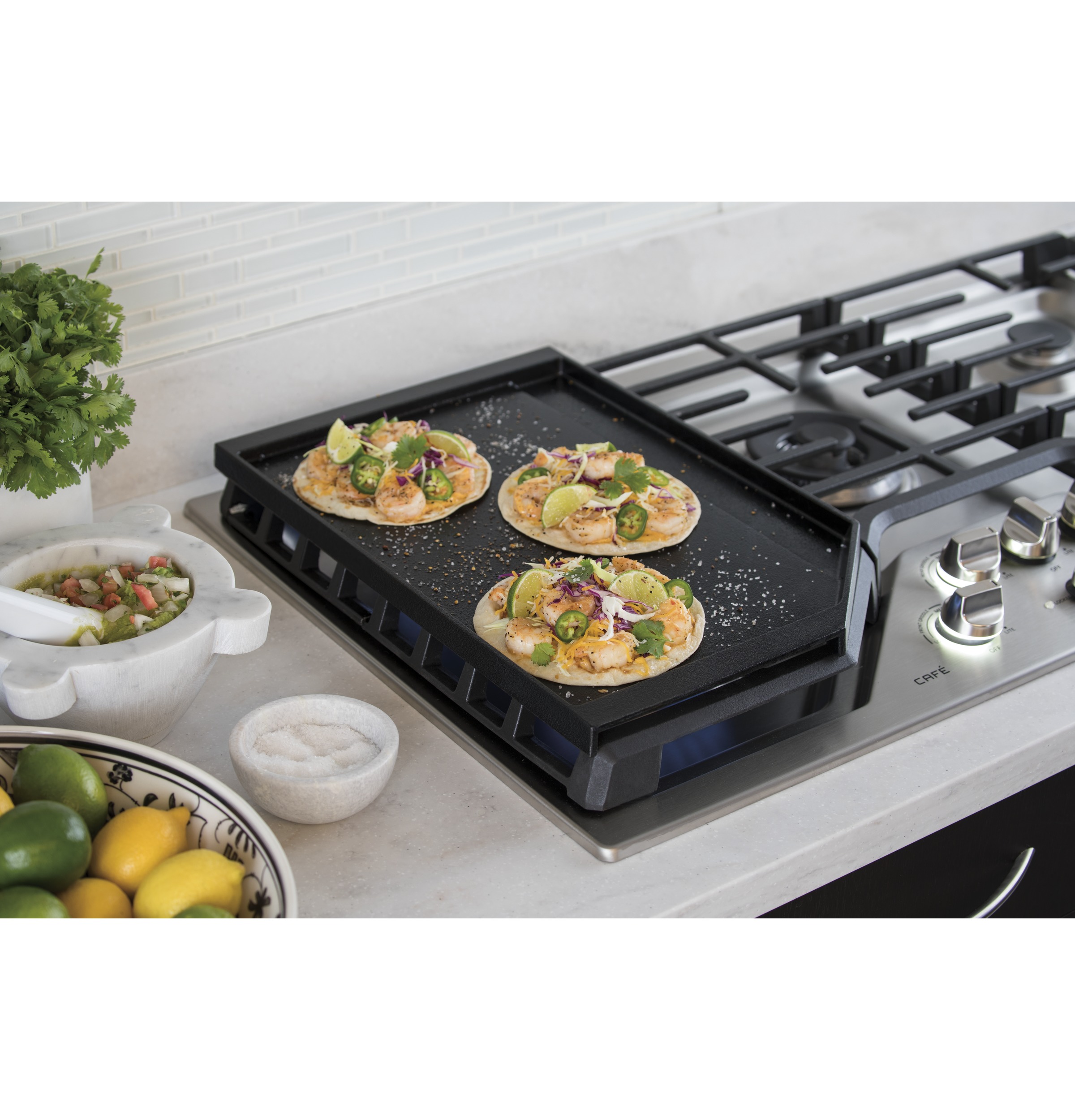 GE Series 36" Built-In Gas Cooktop CGP9536SLSS
