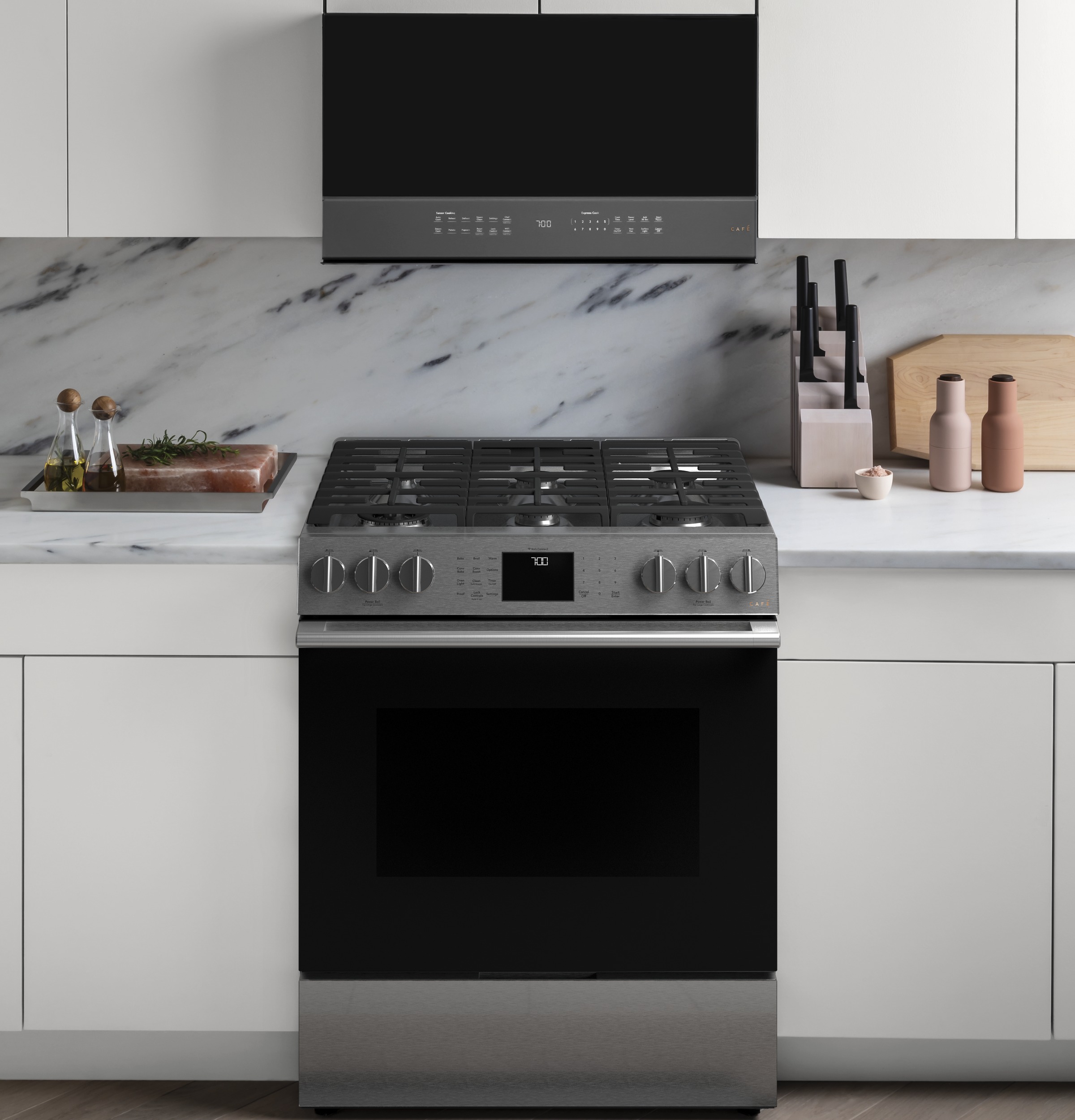 CAFÉ™ 30" Smart Slide-In, Front-Control, Gas Range with Convection Oven in Platinum Glass view 25