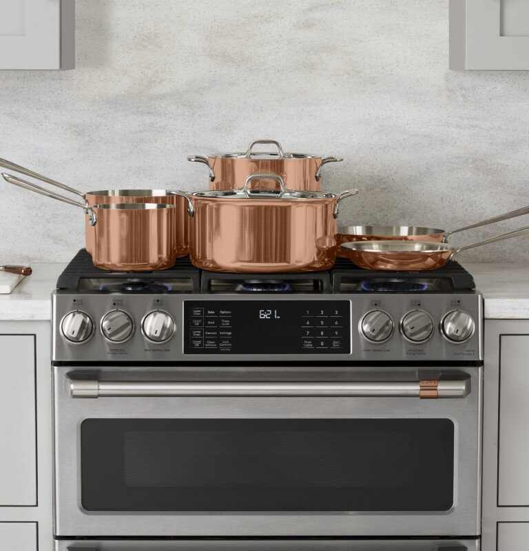 CAFÉ™ 30" Smart Slide-In, Front-Control, Gas Double-Oven Range with Convection view 32