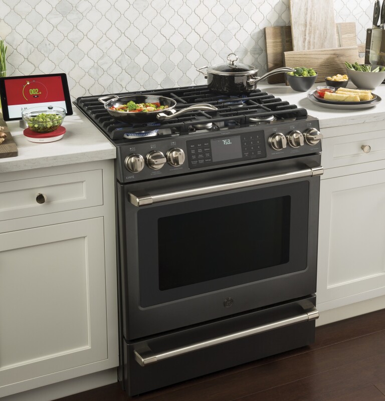 GE Series 30" Slide-In Front Control Range with Warming Drawer CGS986SELSS
