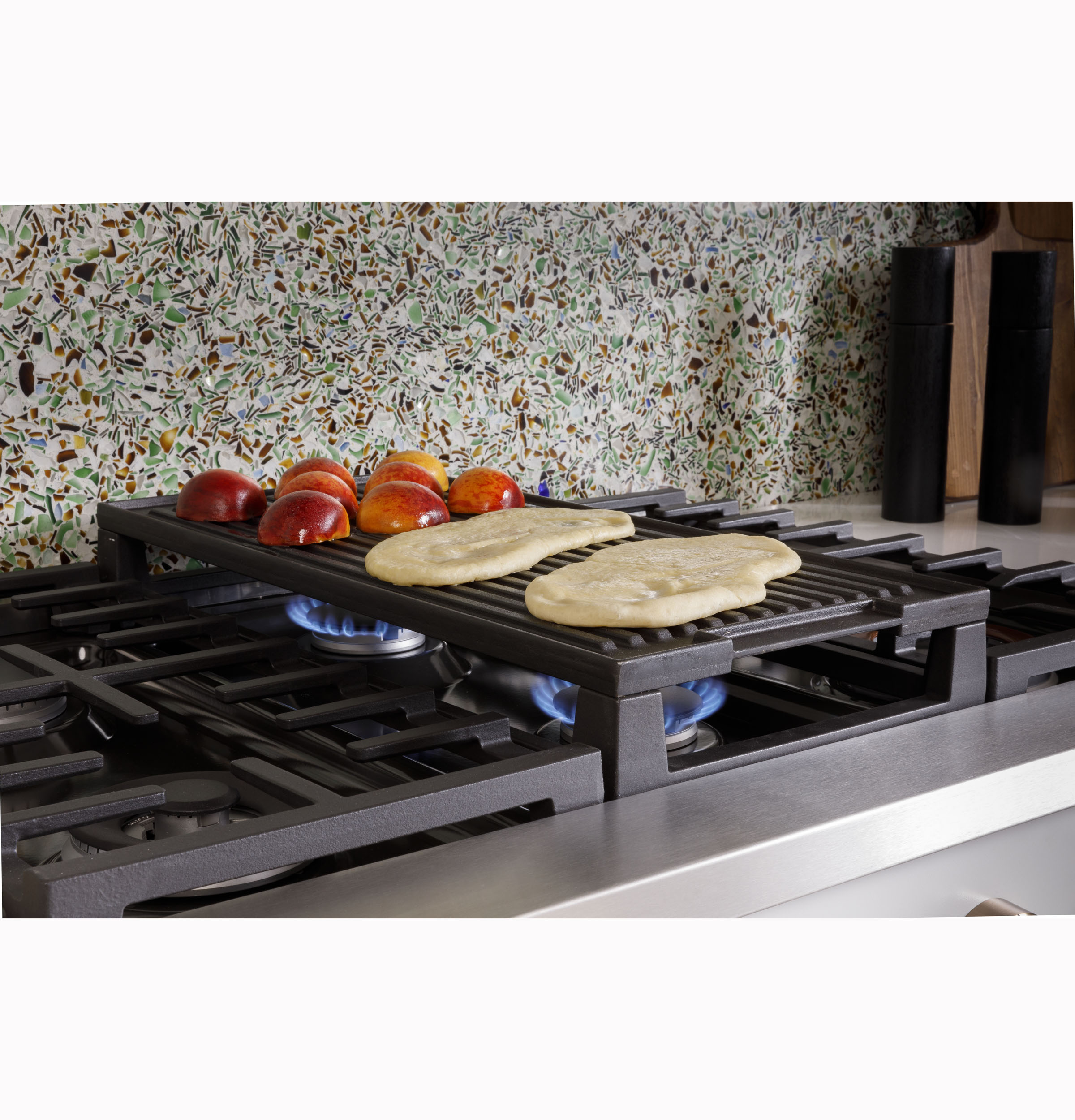 CAFÉ™ 36" Commercial-Style Gas Rangetop with 6 Burners (Natural Gas) view 13