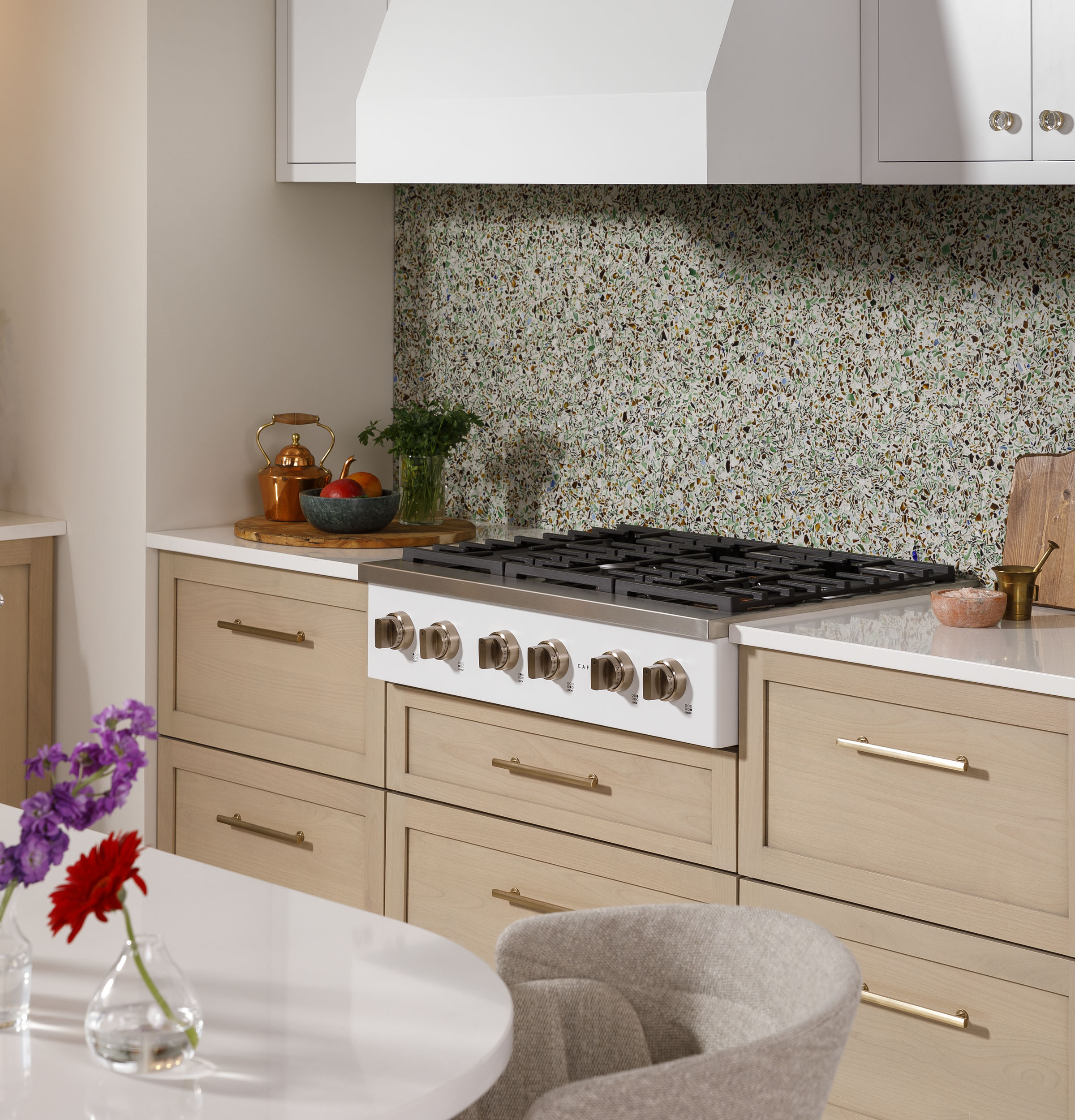 CAFÉ™ 36" Commercial-Style Gas Rangetop with 6 Burners (Natural Gas) view 16